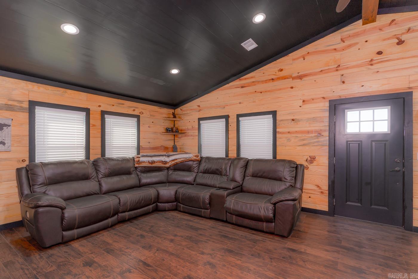 3948 N County Road 17  Leachville, AR