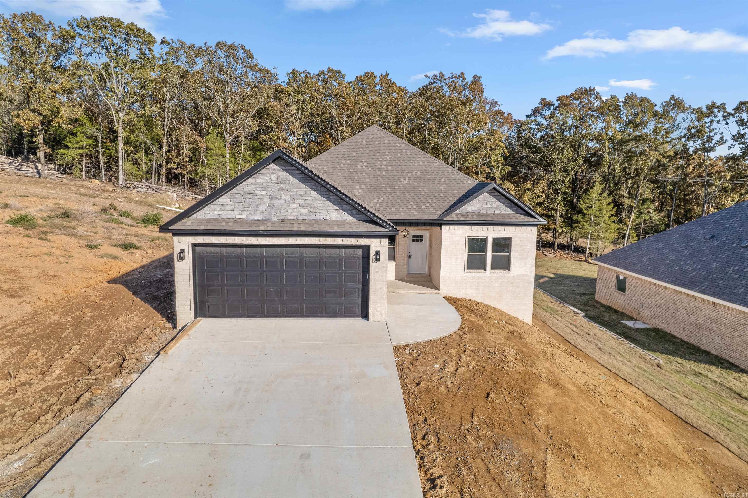 506 Madaleine  Austin, AR