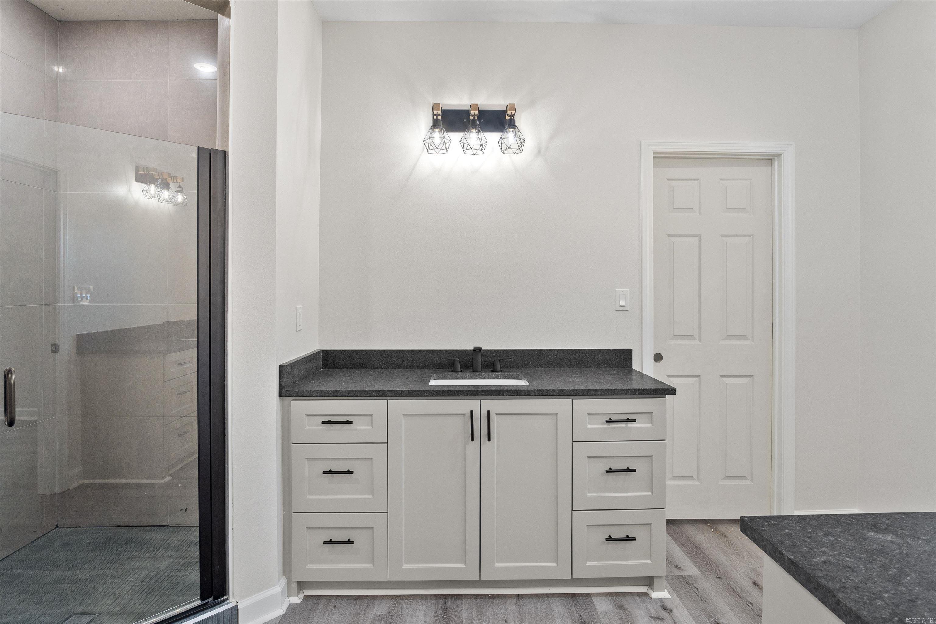 506 Madaleine  Austin, AR