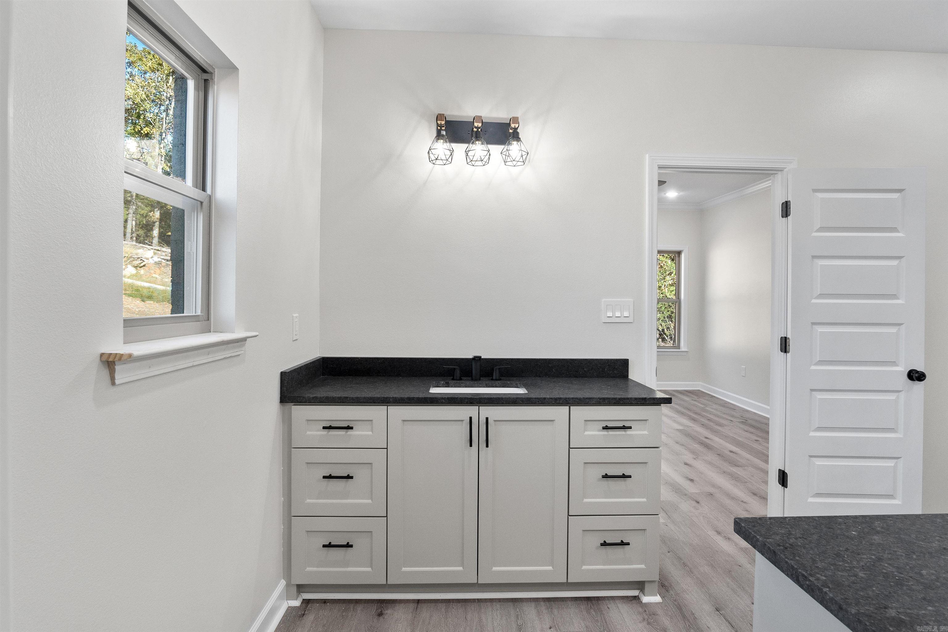 506 Madaleine  Austin, AR