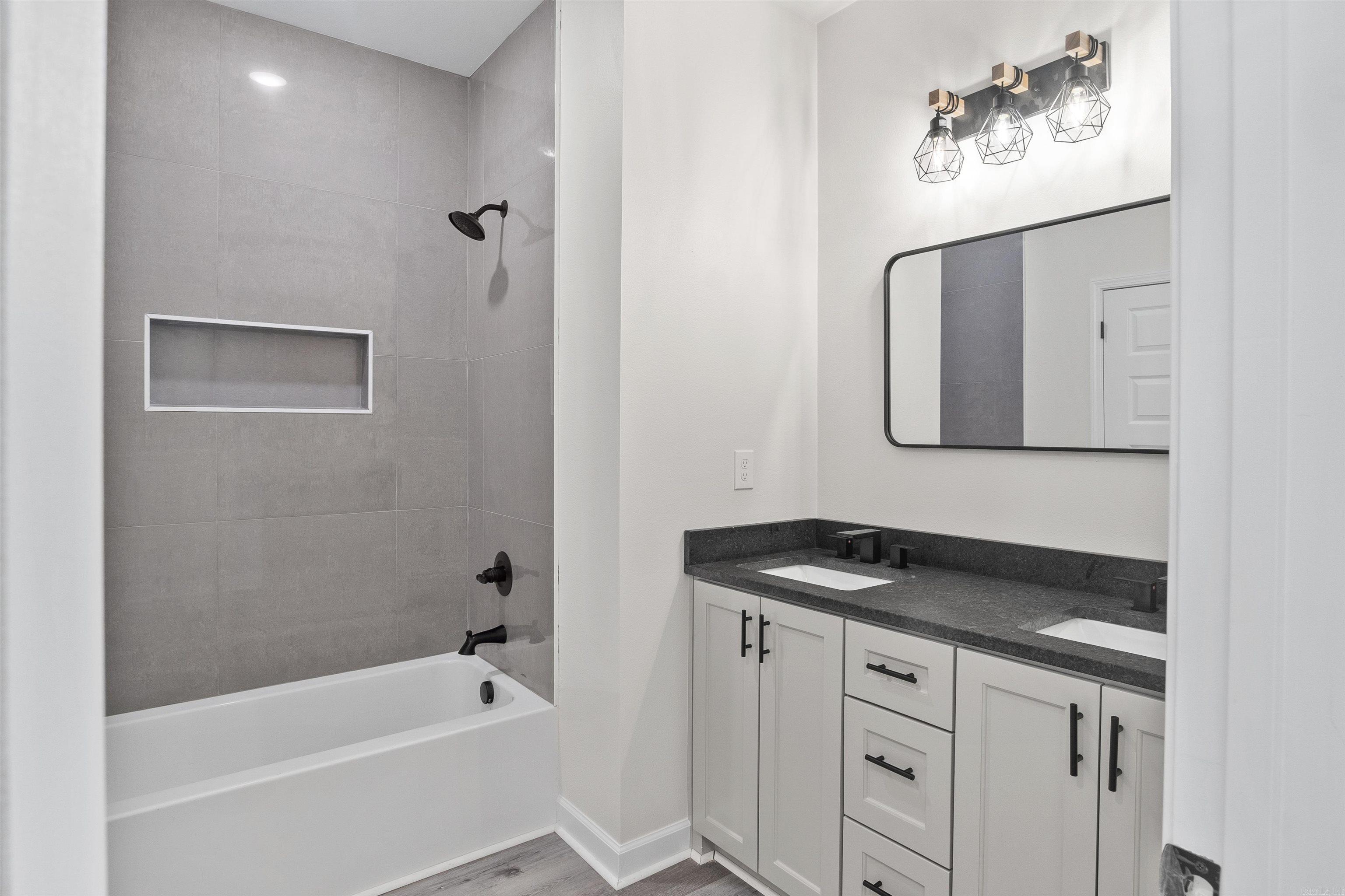 506 Madaleine  Austin, AR