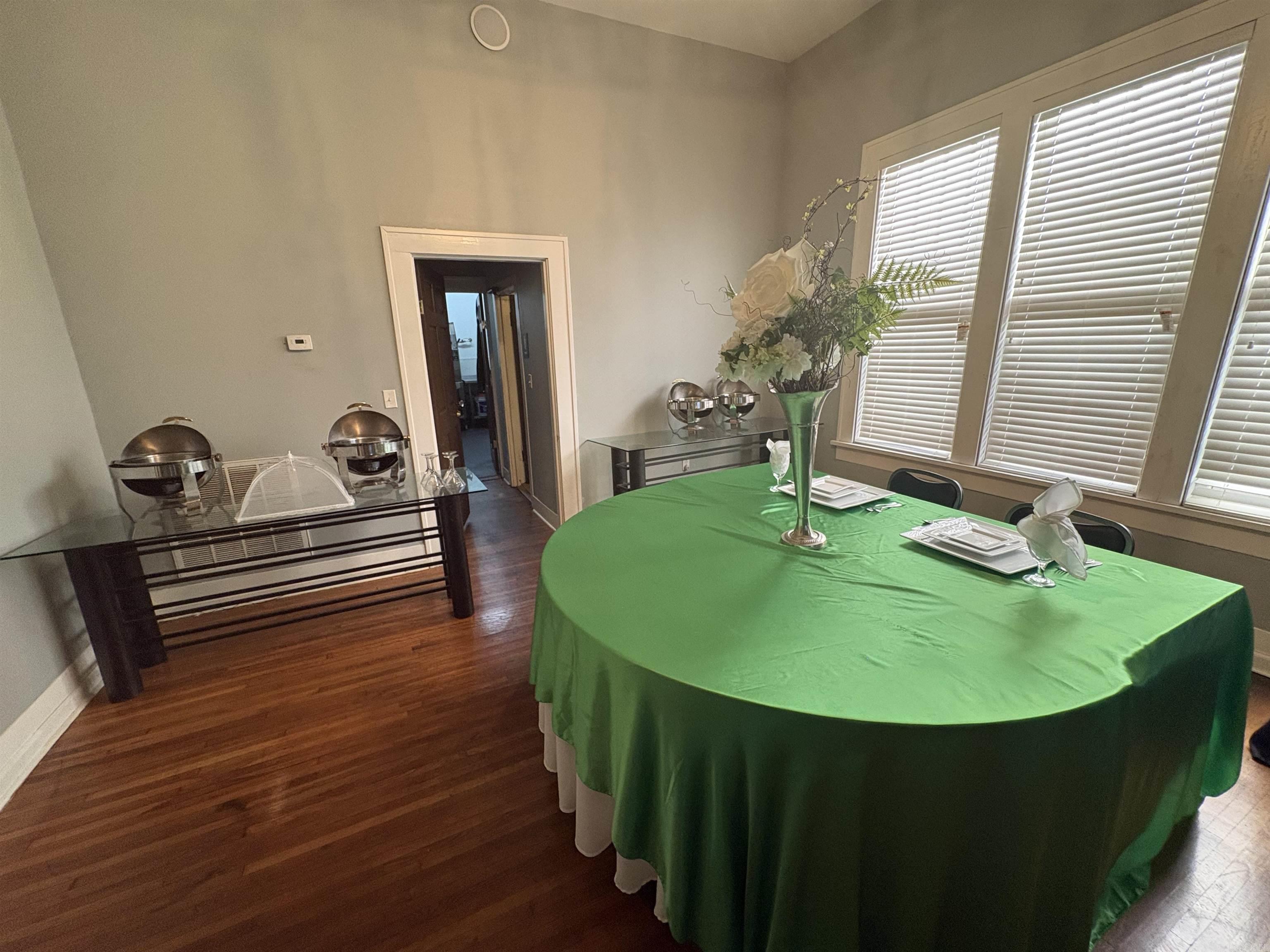 1715 MAIN  North Little Rock, AR