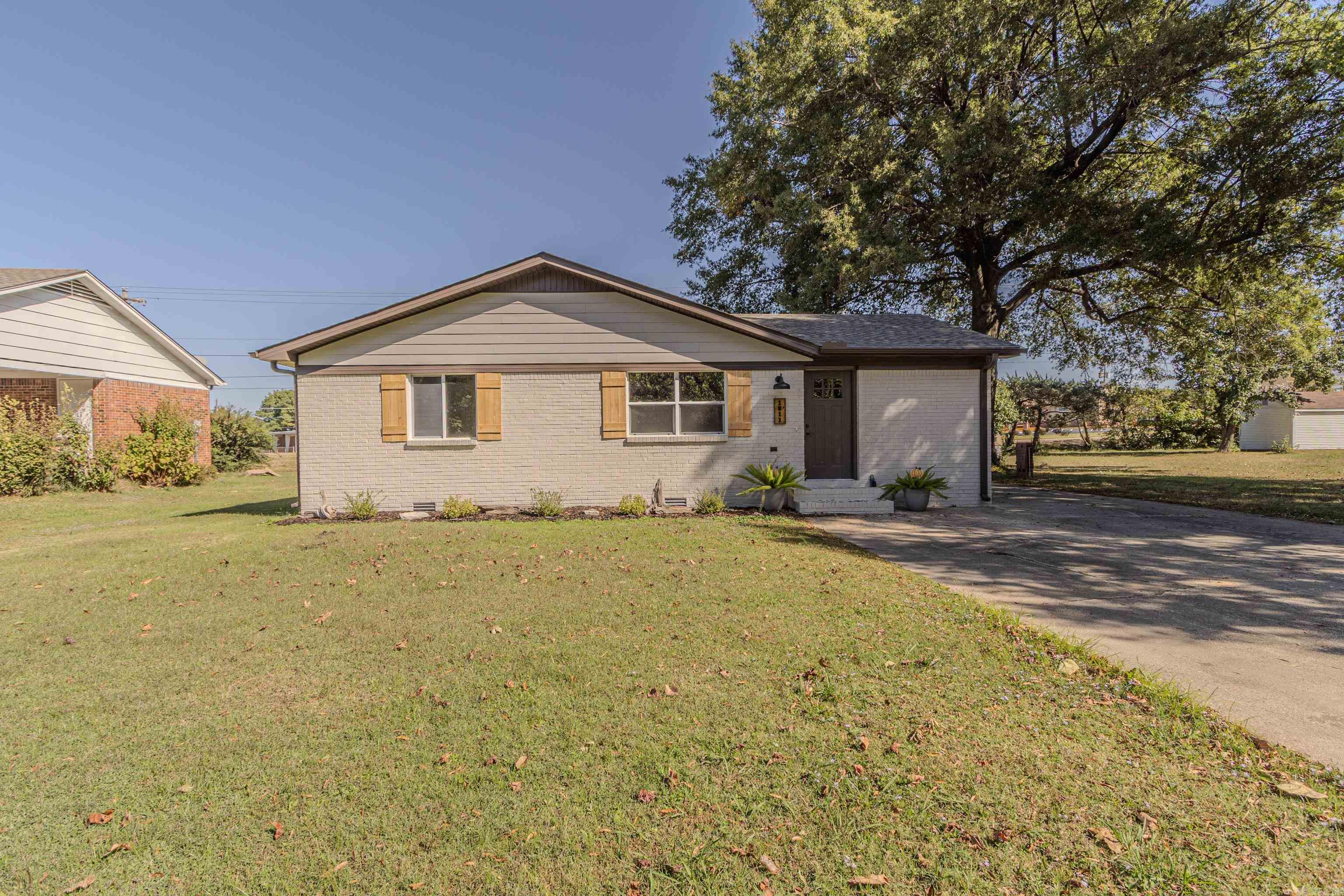 1811 Magnolia Ln  Paragould, AR