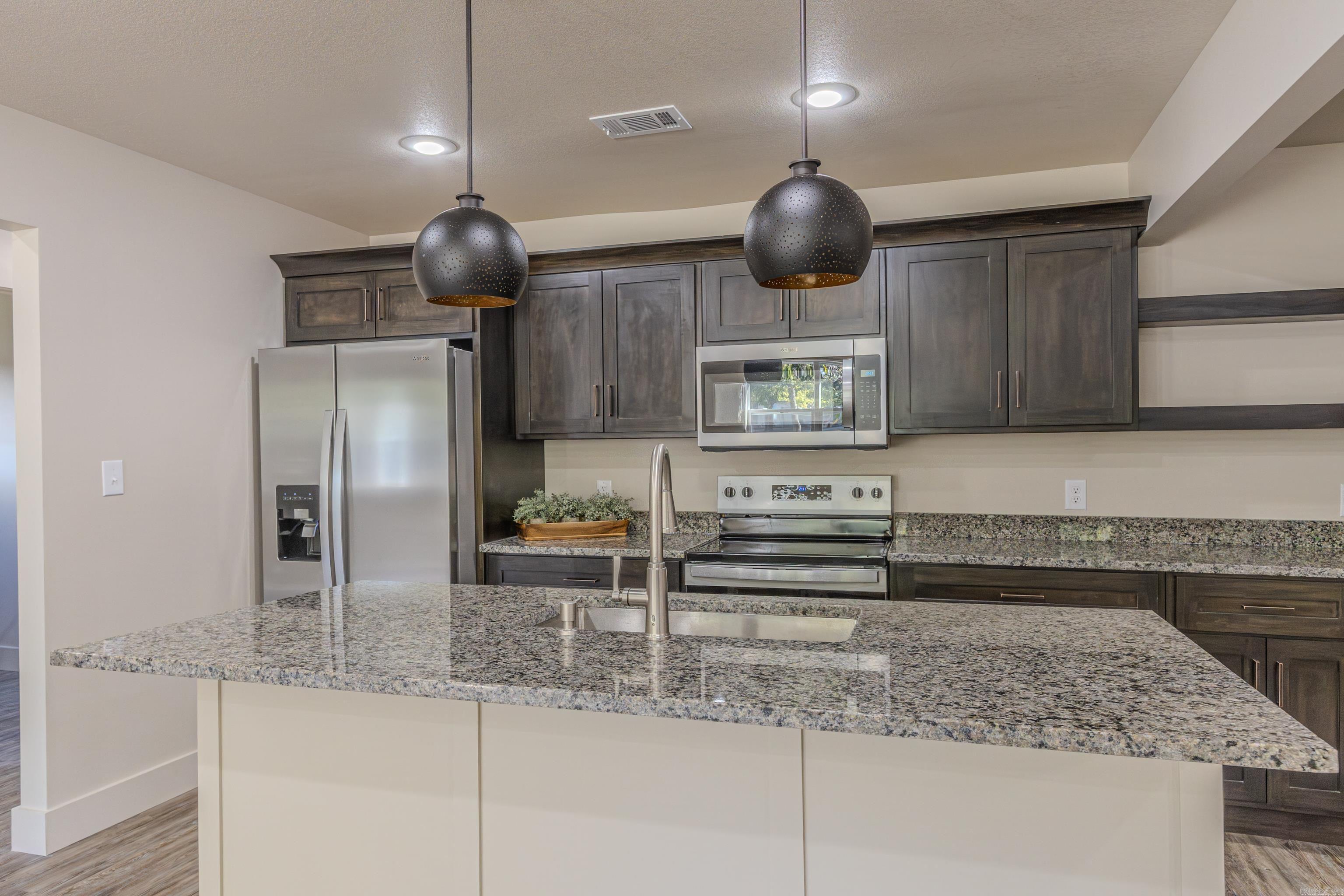 1811 Magnolia Ln  Paragould, AR