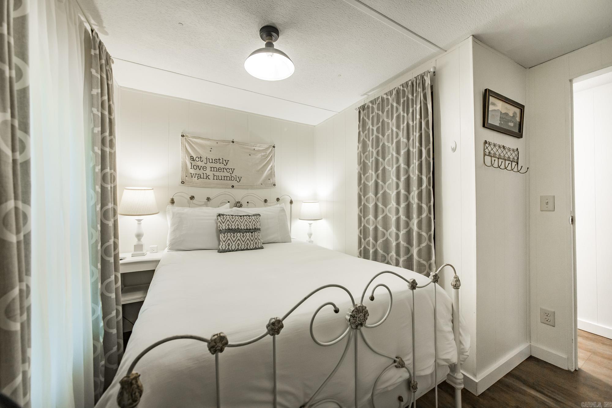 373 Rachael Dr. Shirley, AR 72153