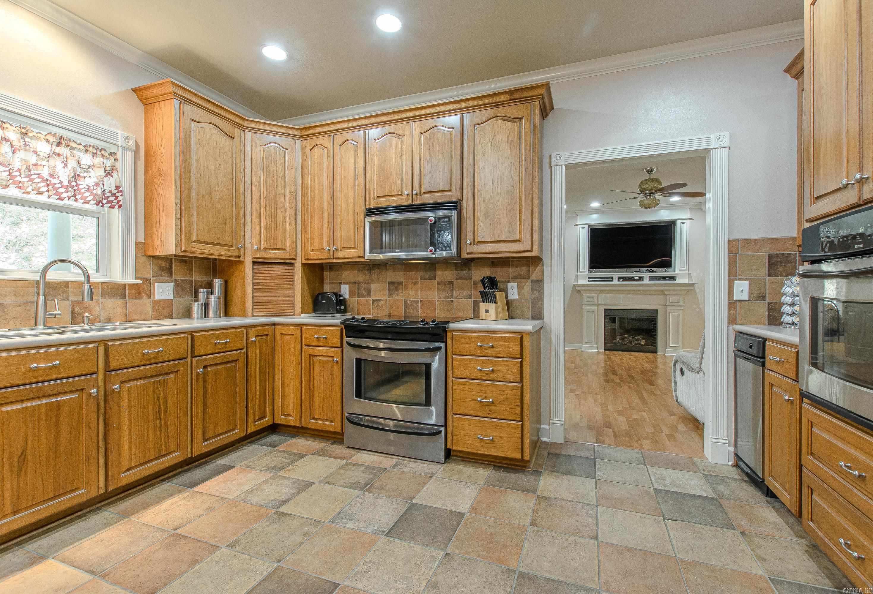 2750 E Woodson Lateral  Hensley, AR