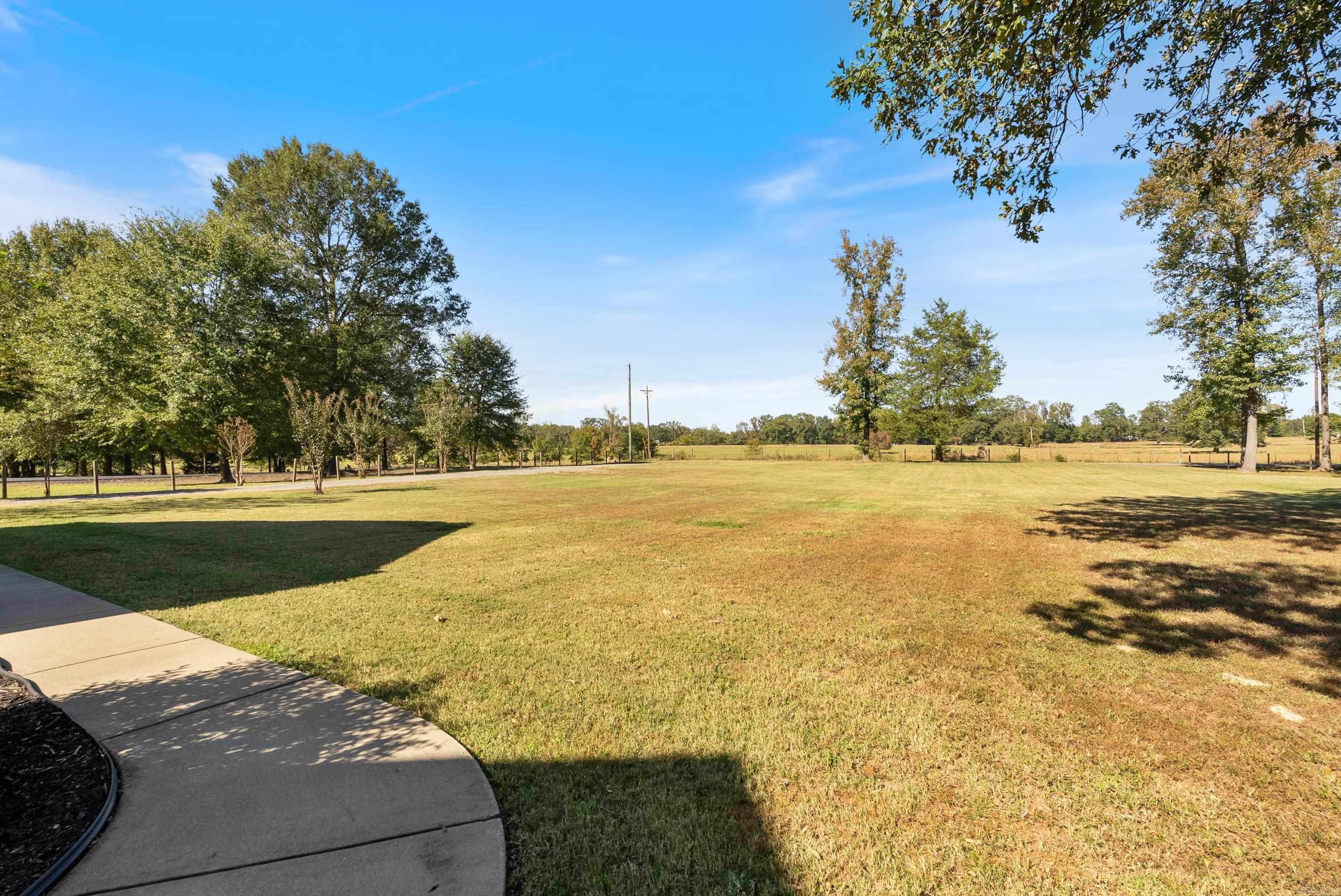 101 Burgess  Greenbrier, AR