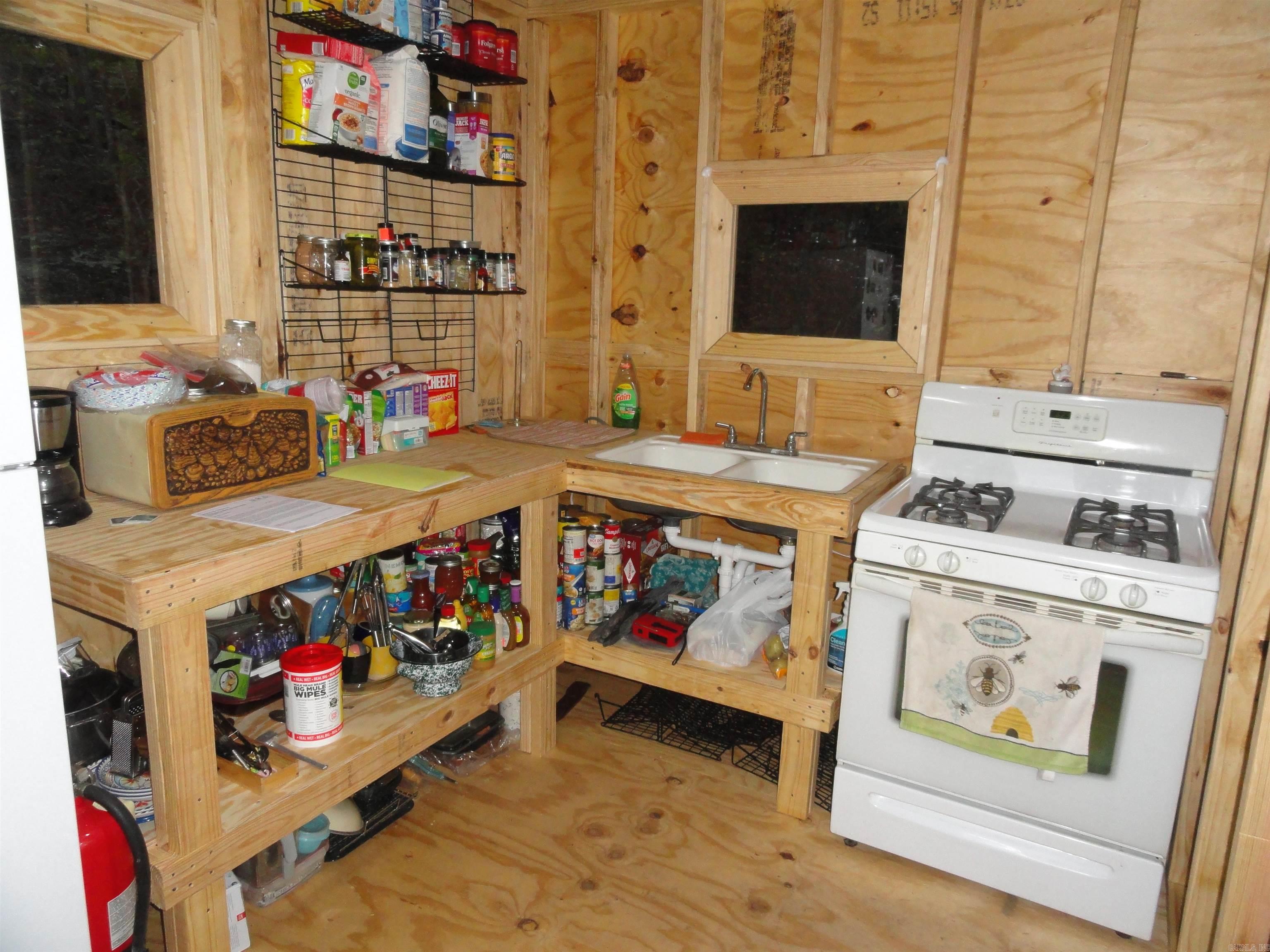 2340 Shady Grove Road Leslie, AR 72645