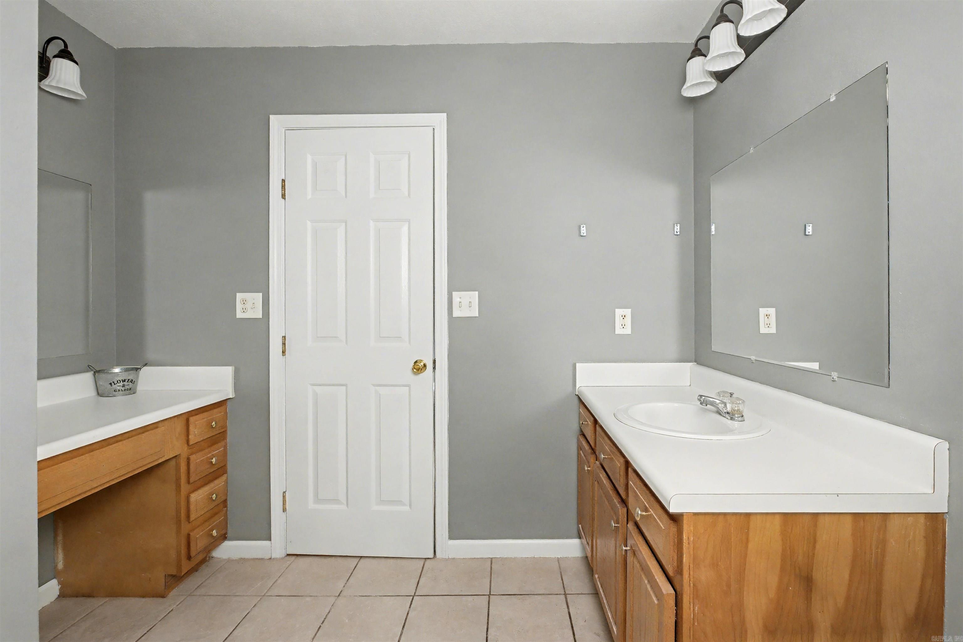 712 Michael  Redfield, AR