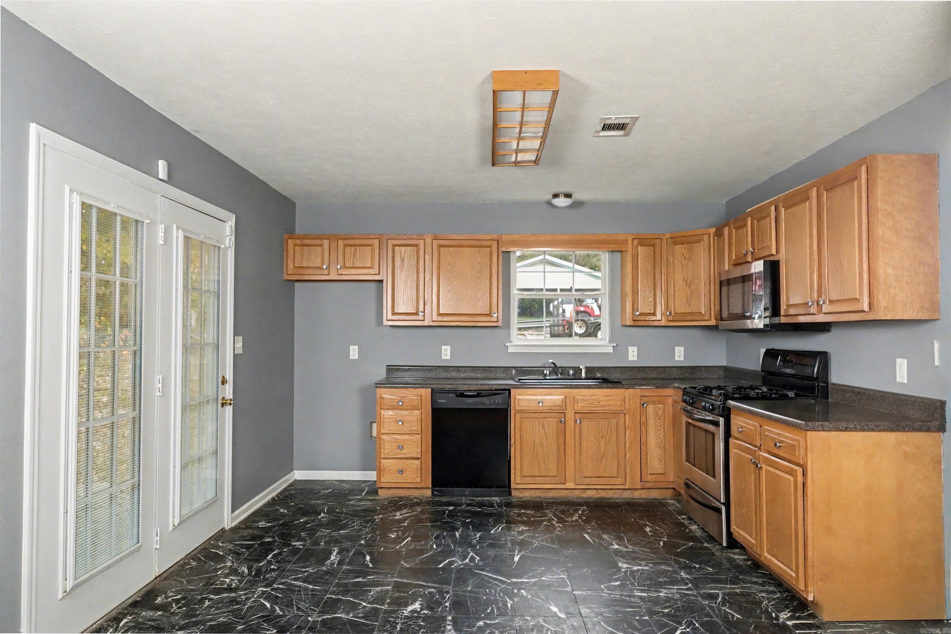 712 Michael  Redfield, AR