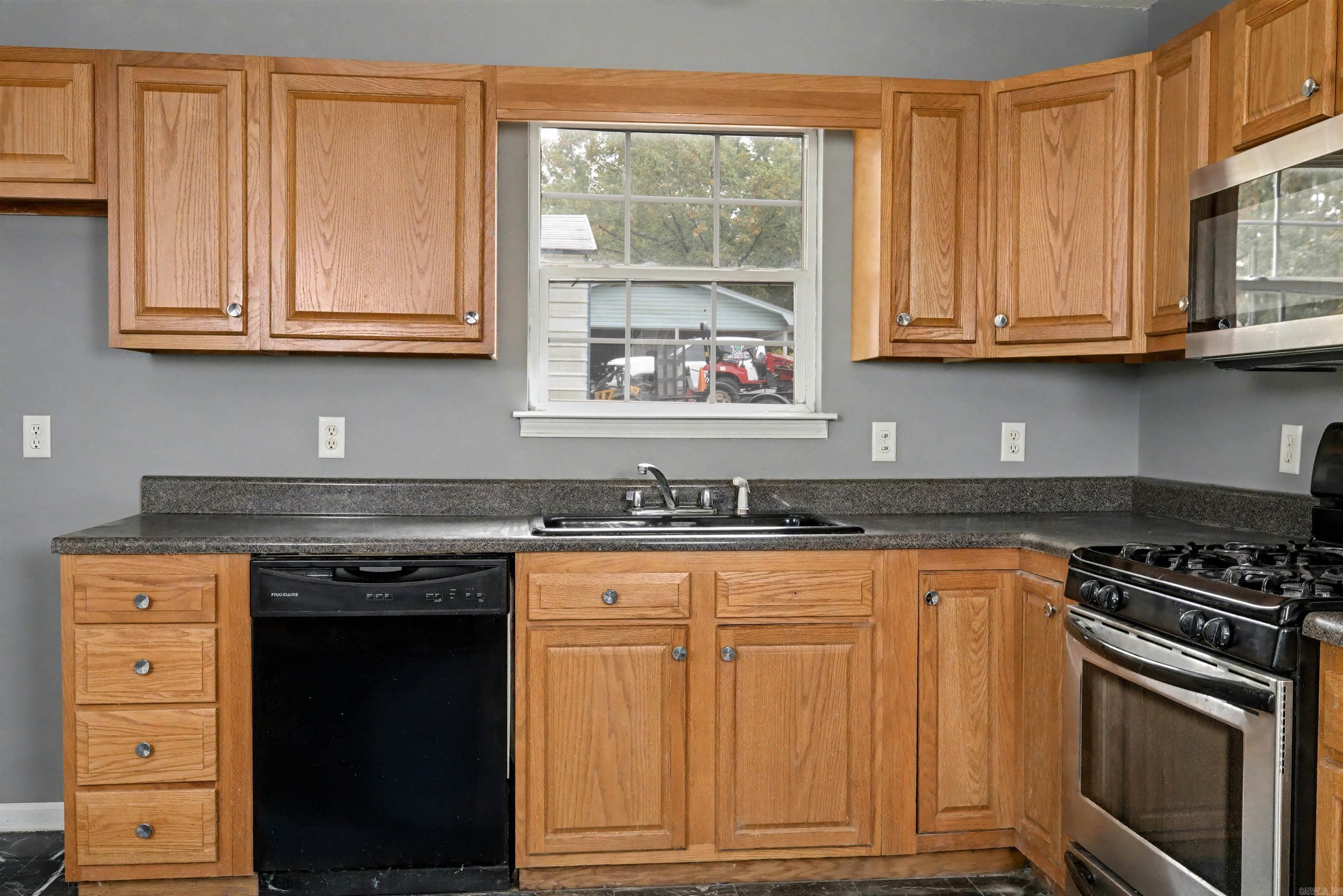 712 Michael  Redfield, AR