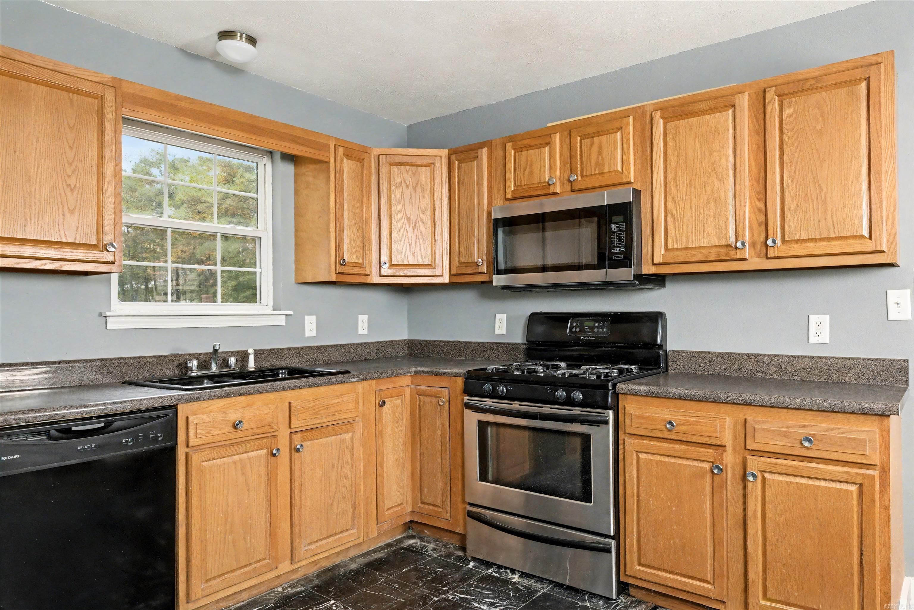 712 Michael  Redfield, AR