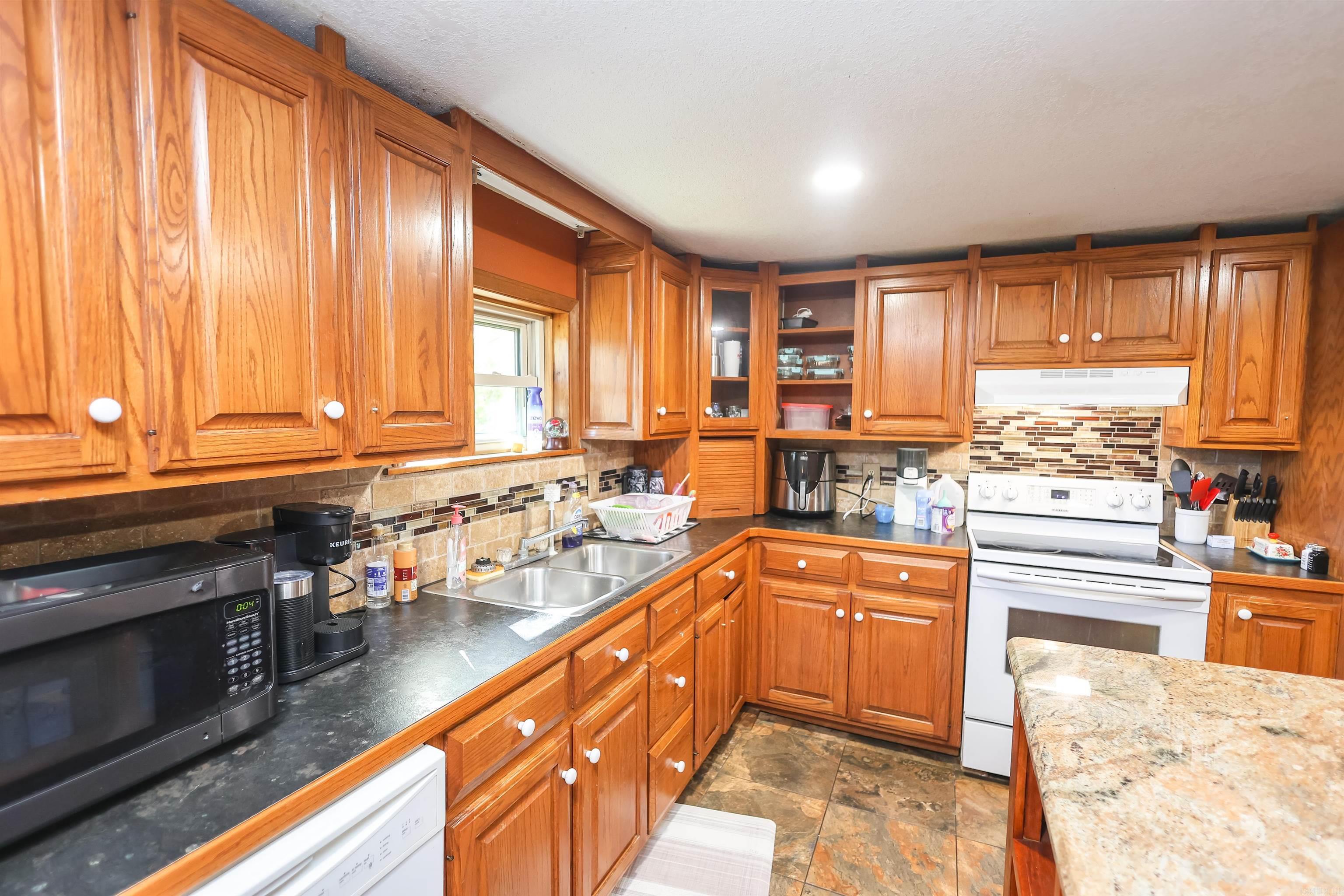 2567 Highway 70 Amity, AR 71921