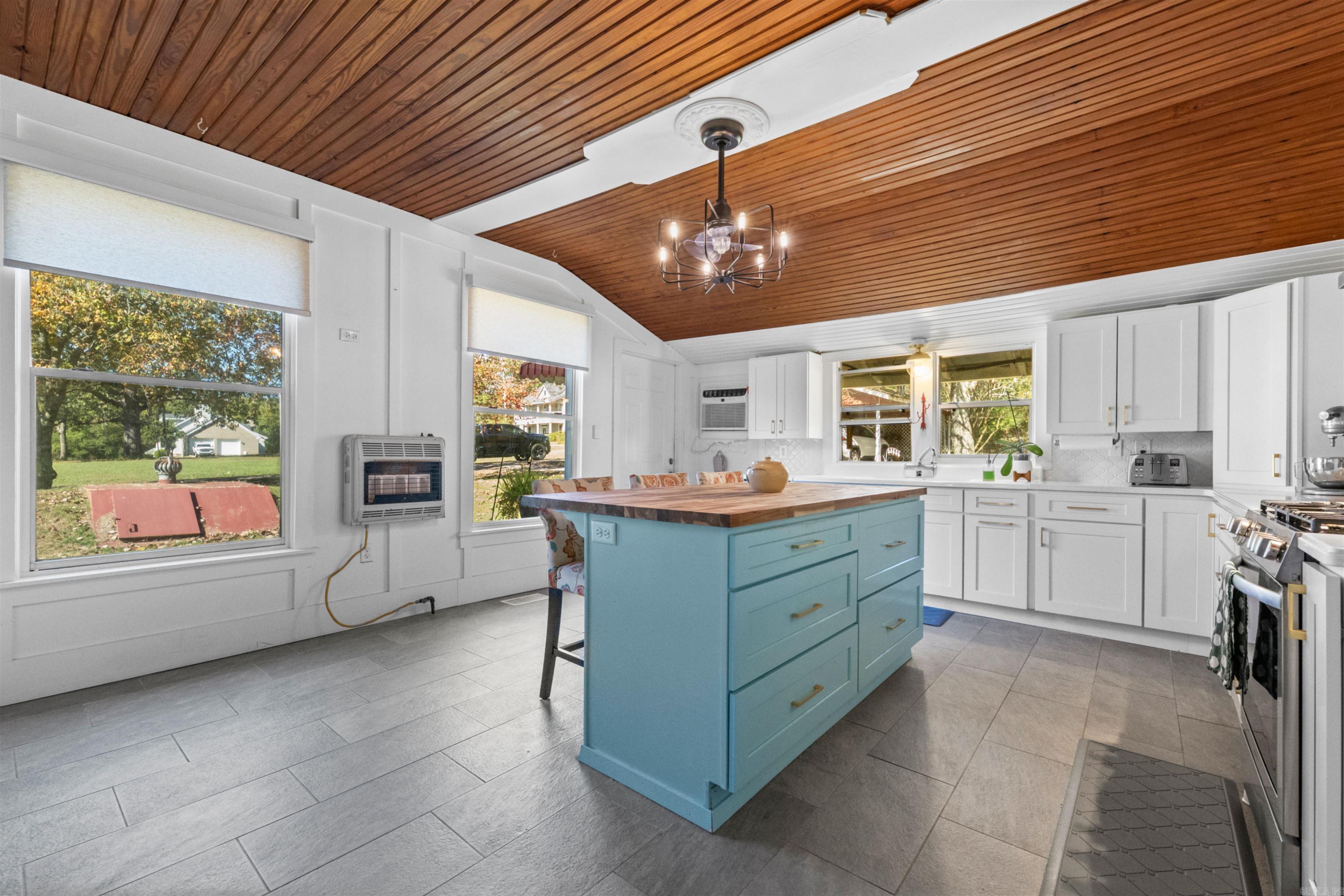 104 Court Square Road El Paso, AR 72045