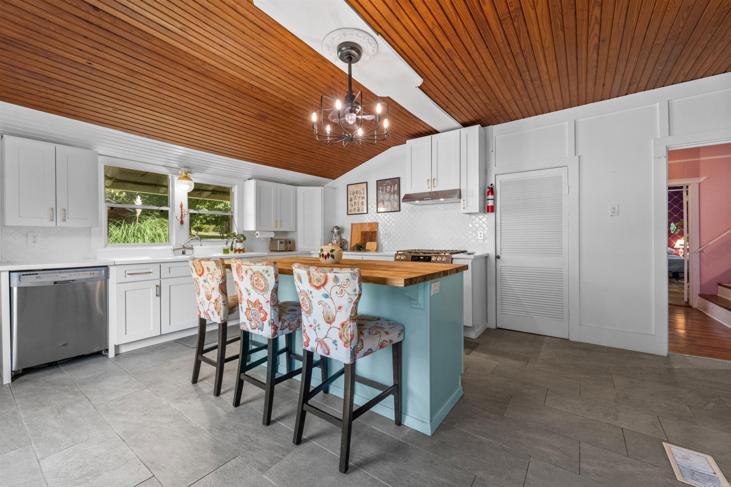 104 Court Square Road El Paso, AR 72045