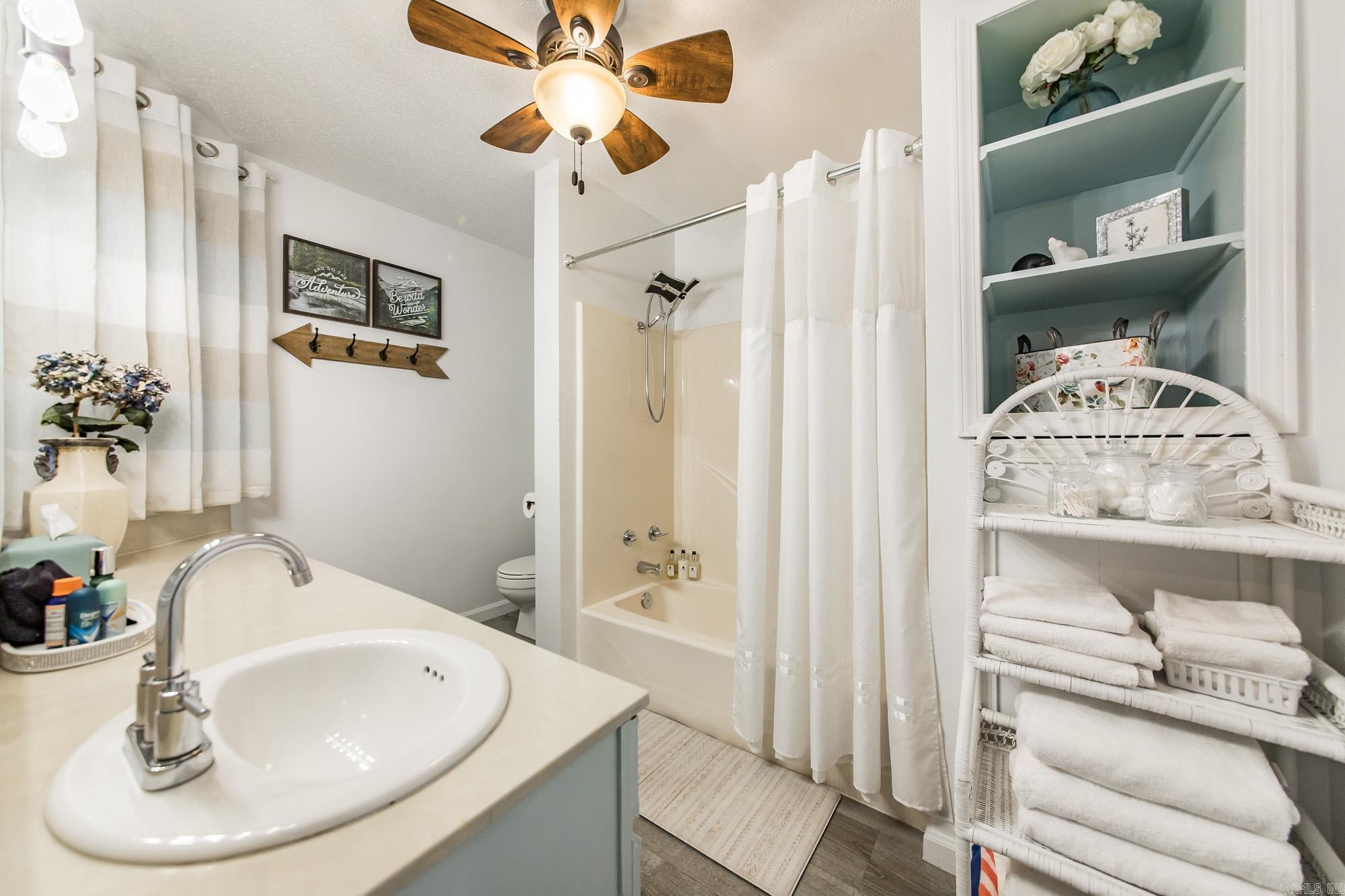 3032 & 3028 Summerhill Place Fairfield Bay, AR 72088