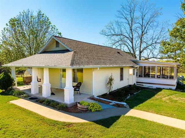 1742  Flora Church Trl  Viola, AR