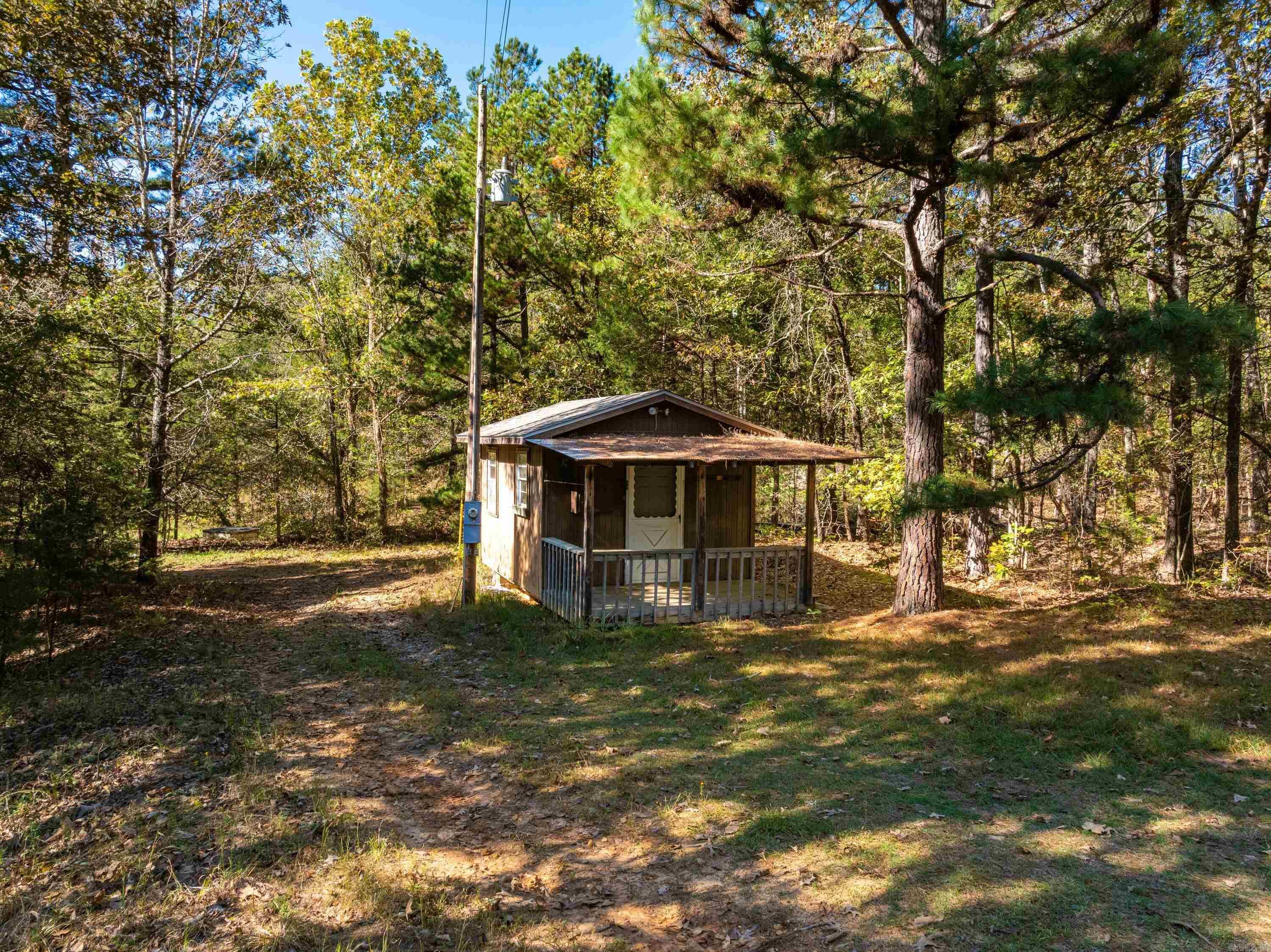 1742 Flora Church Trl  Viola, AR
