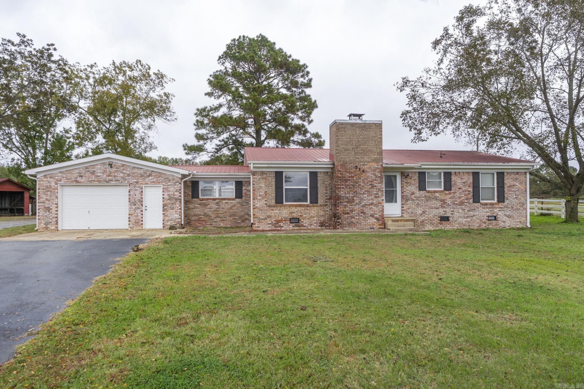 714 E Republican Road