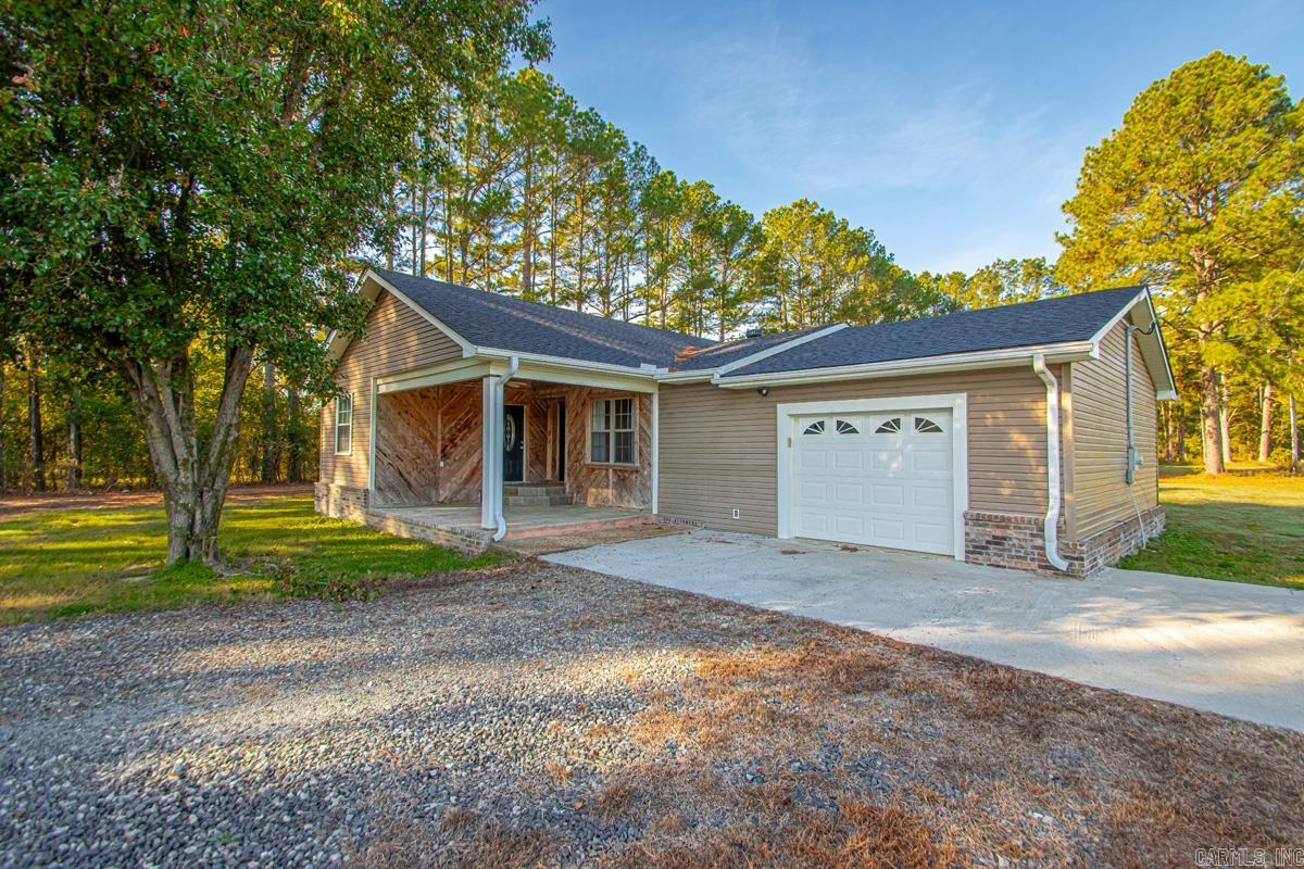 3426 Highway 5  El Paso, AR