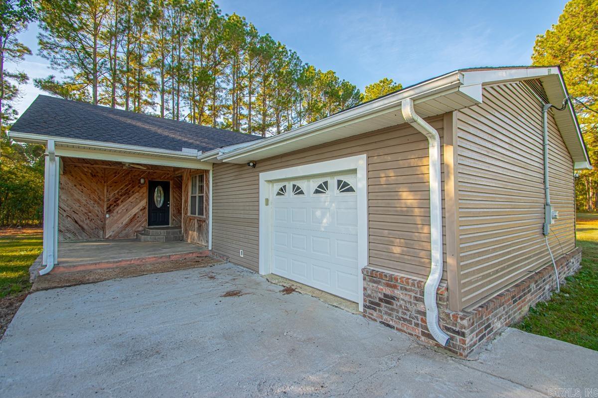 3426 Highway 5  El Paso, AR