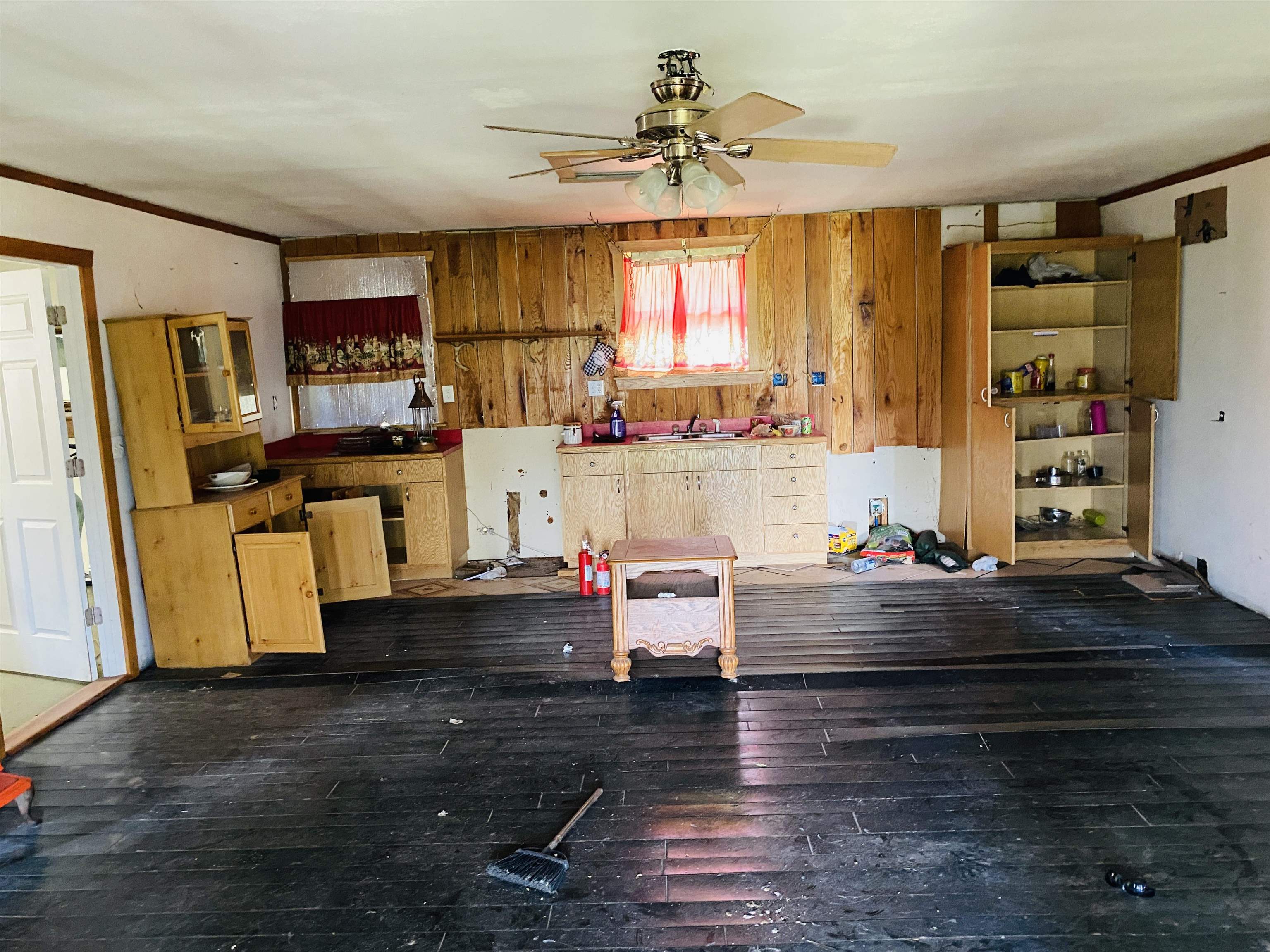 2563 County Road 213  Calico Rock, AR