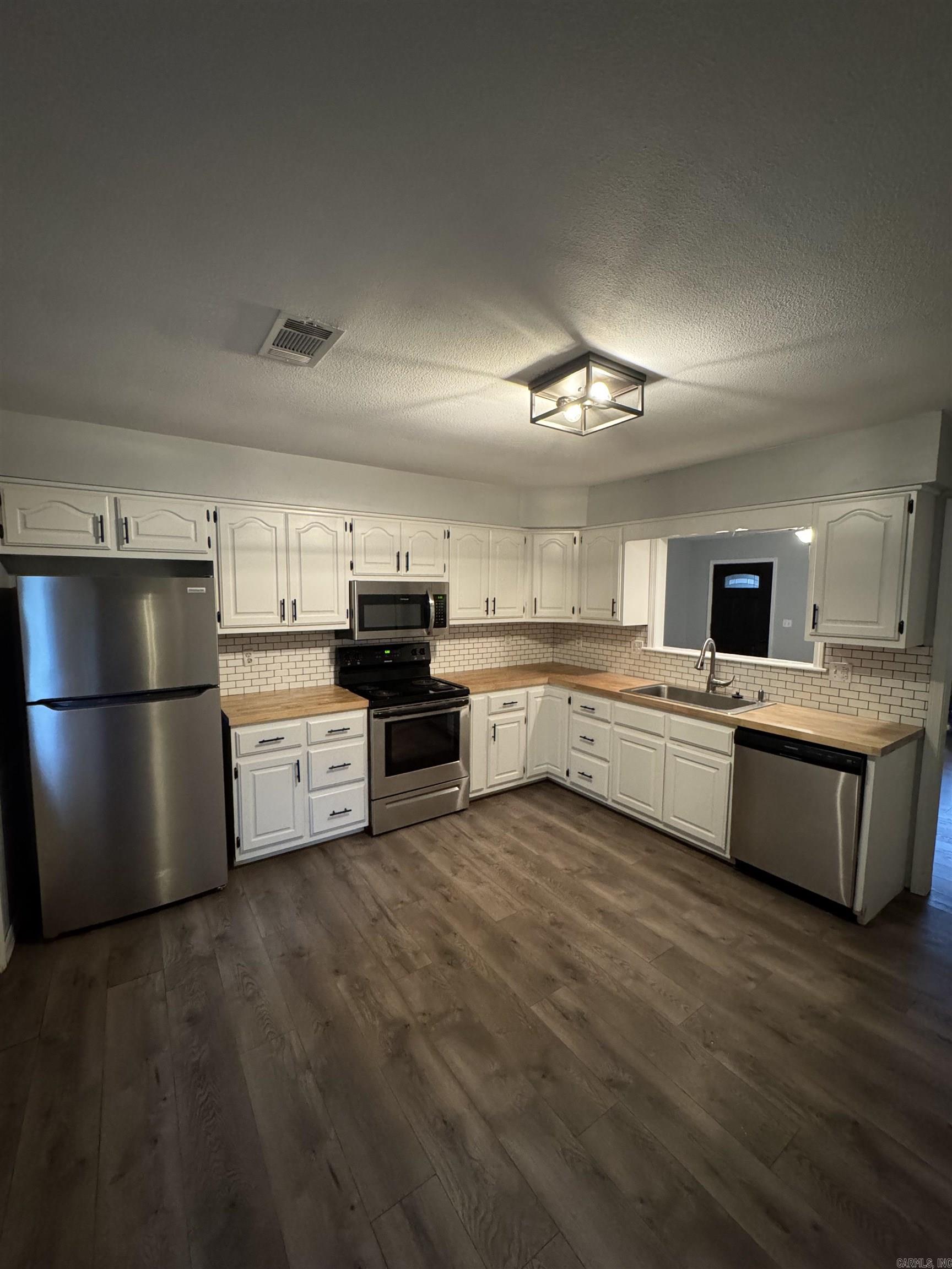 87 Lelia  Searcy, AR