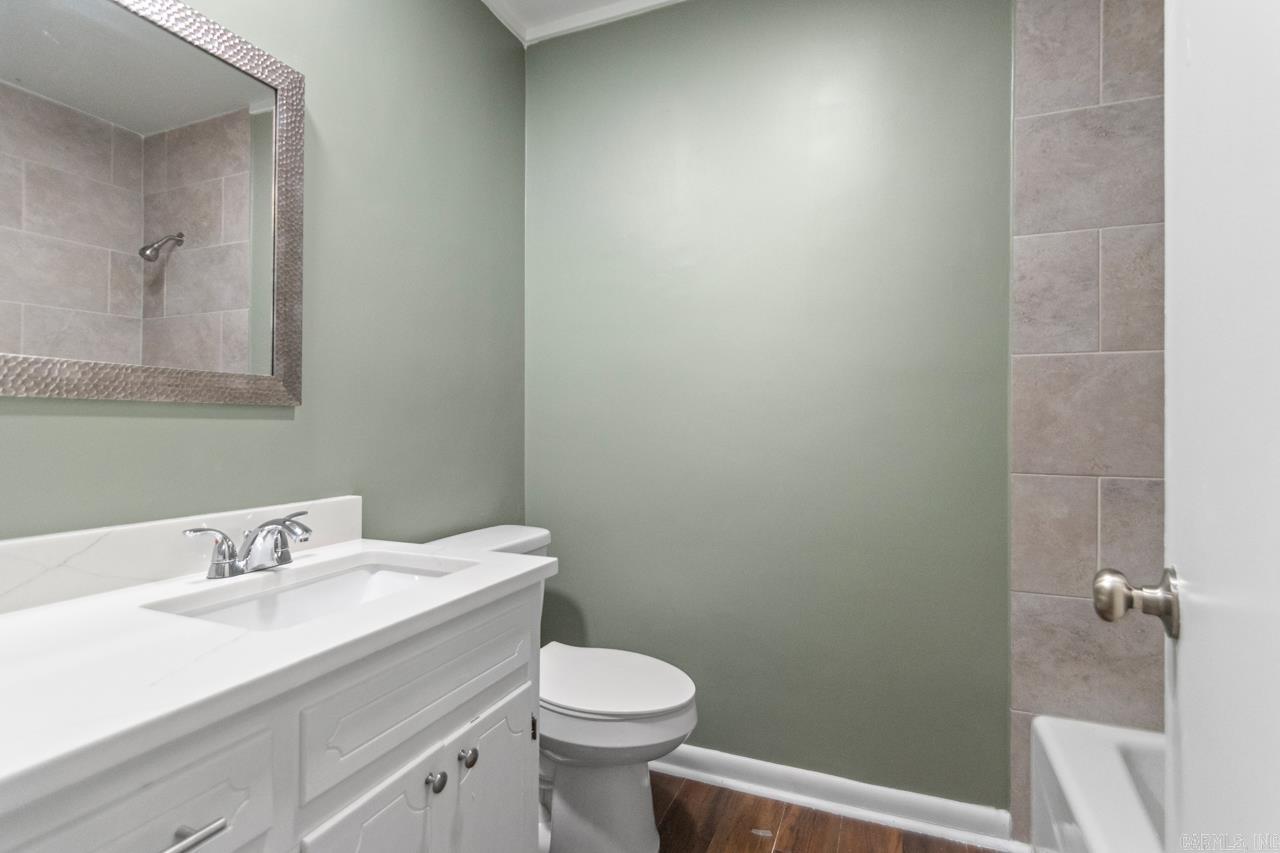 2107 West  Conway, AR