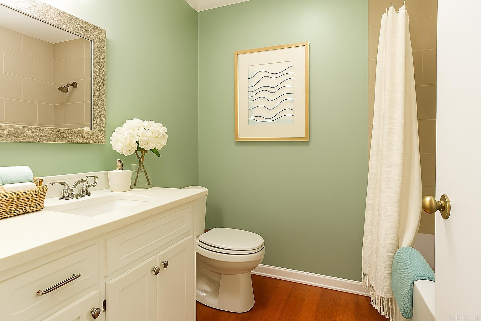 2107 West  Conway, AR