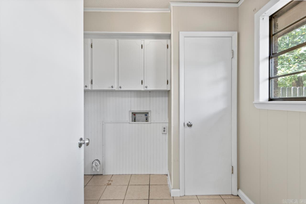 2107 West  Conway, AR