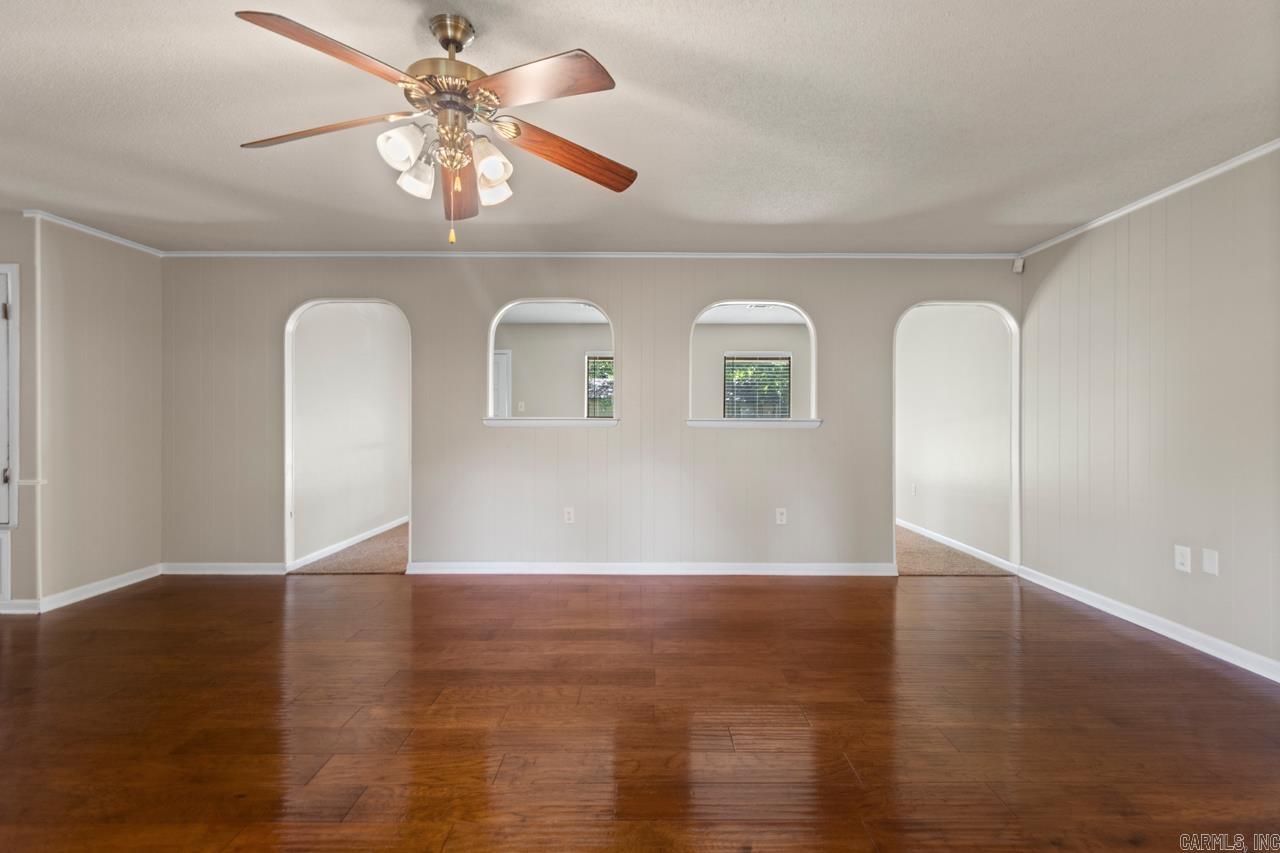 2107 West  Conway, AR