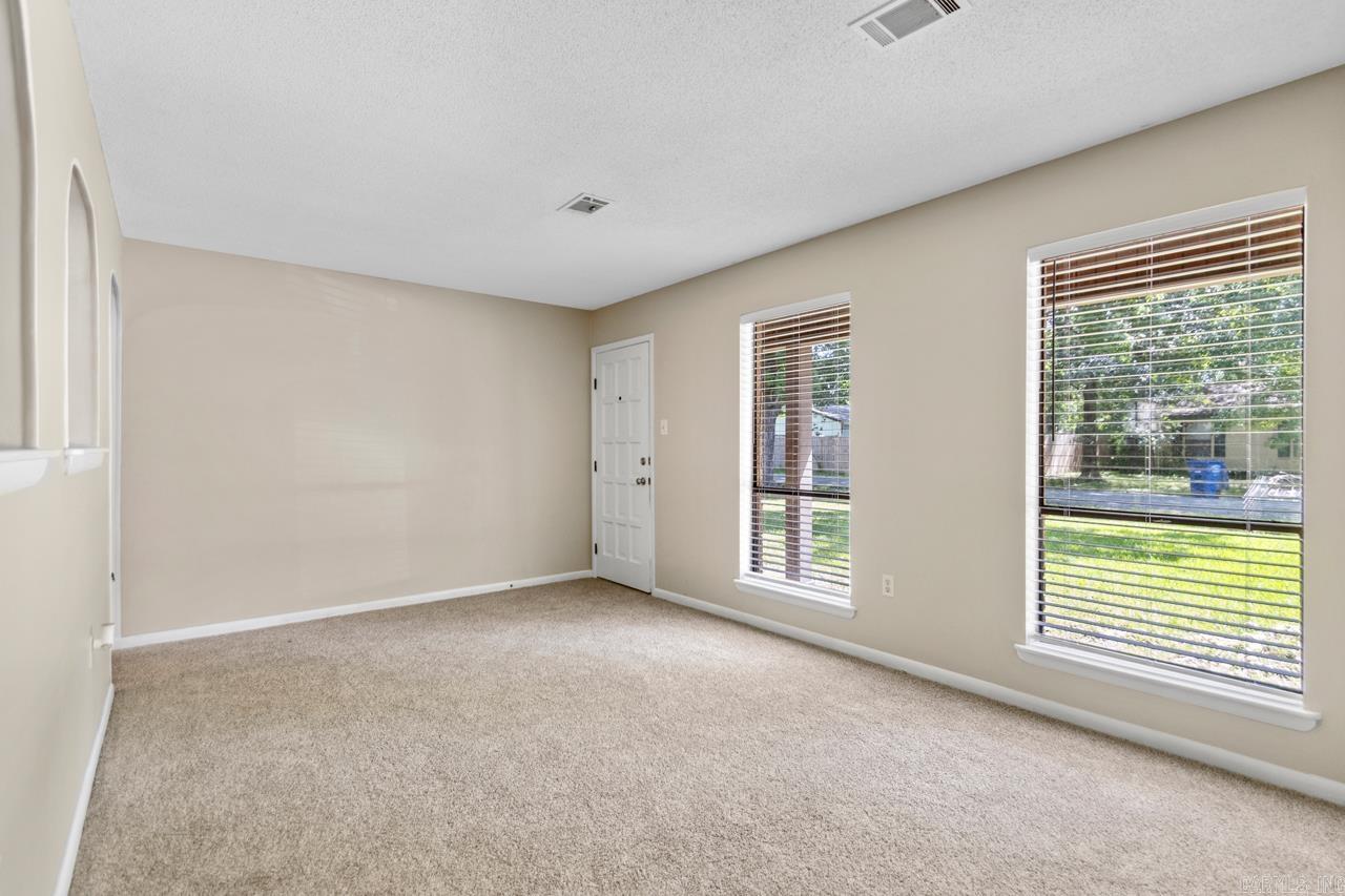 2107 West  Conway, AR