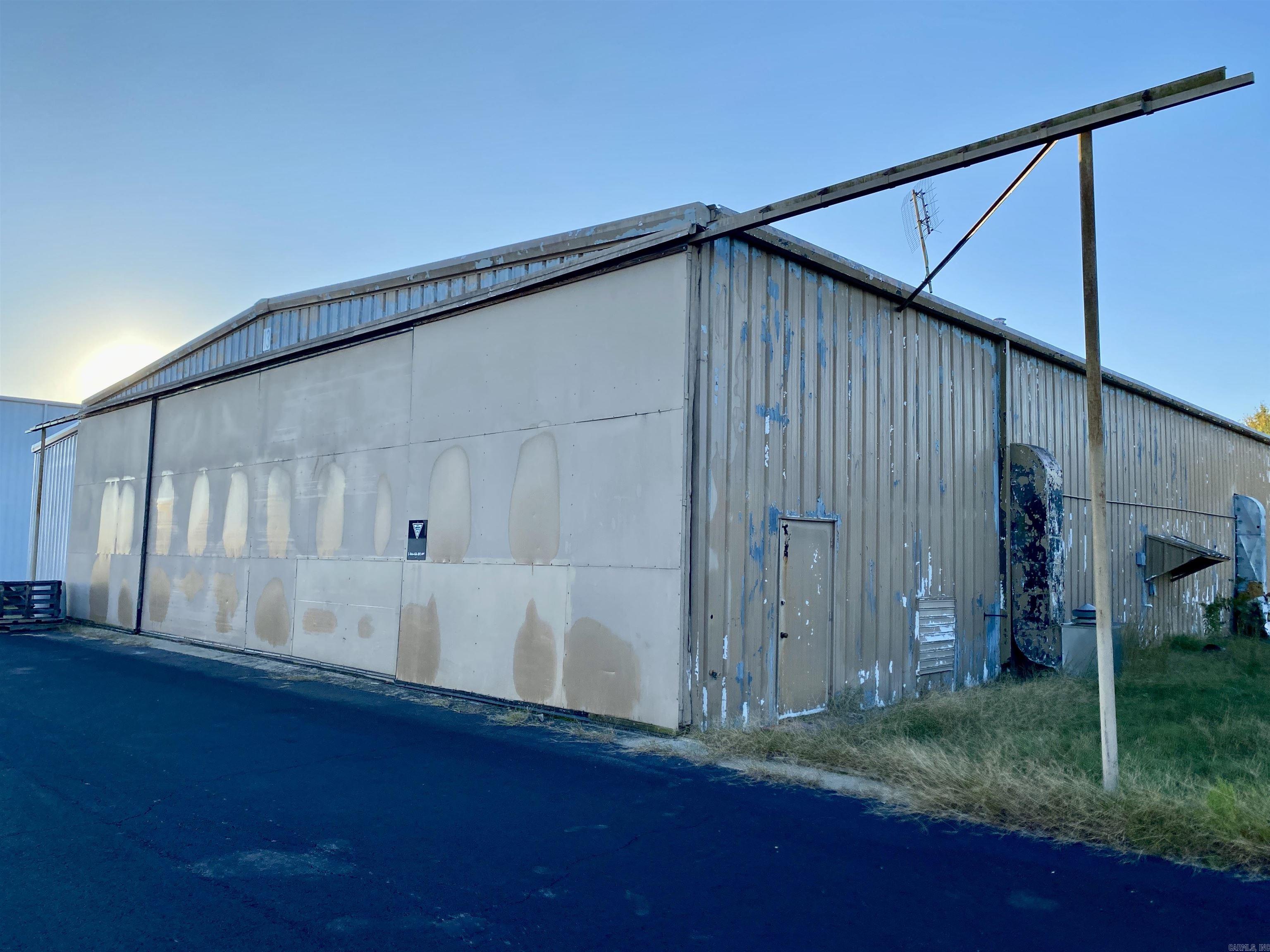 1413 E Main Street (#13 & 16 & 17 Hanger)  Clarksville, AR