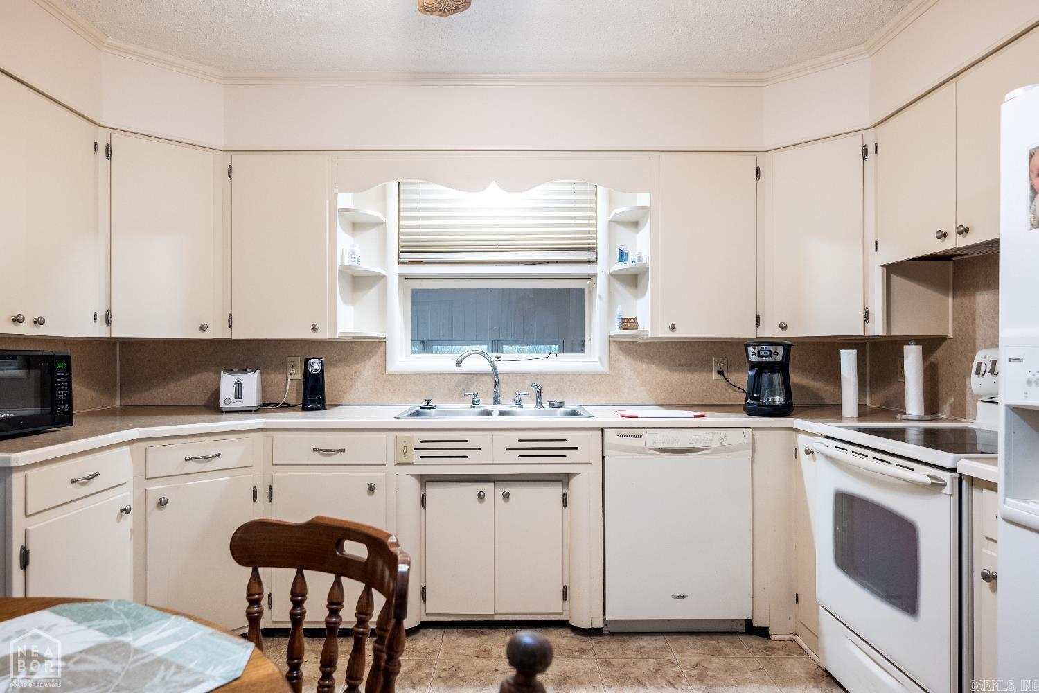 1821 James Jonesboro, AR 72401