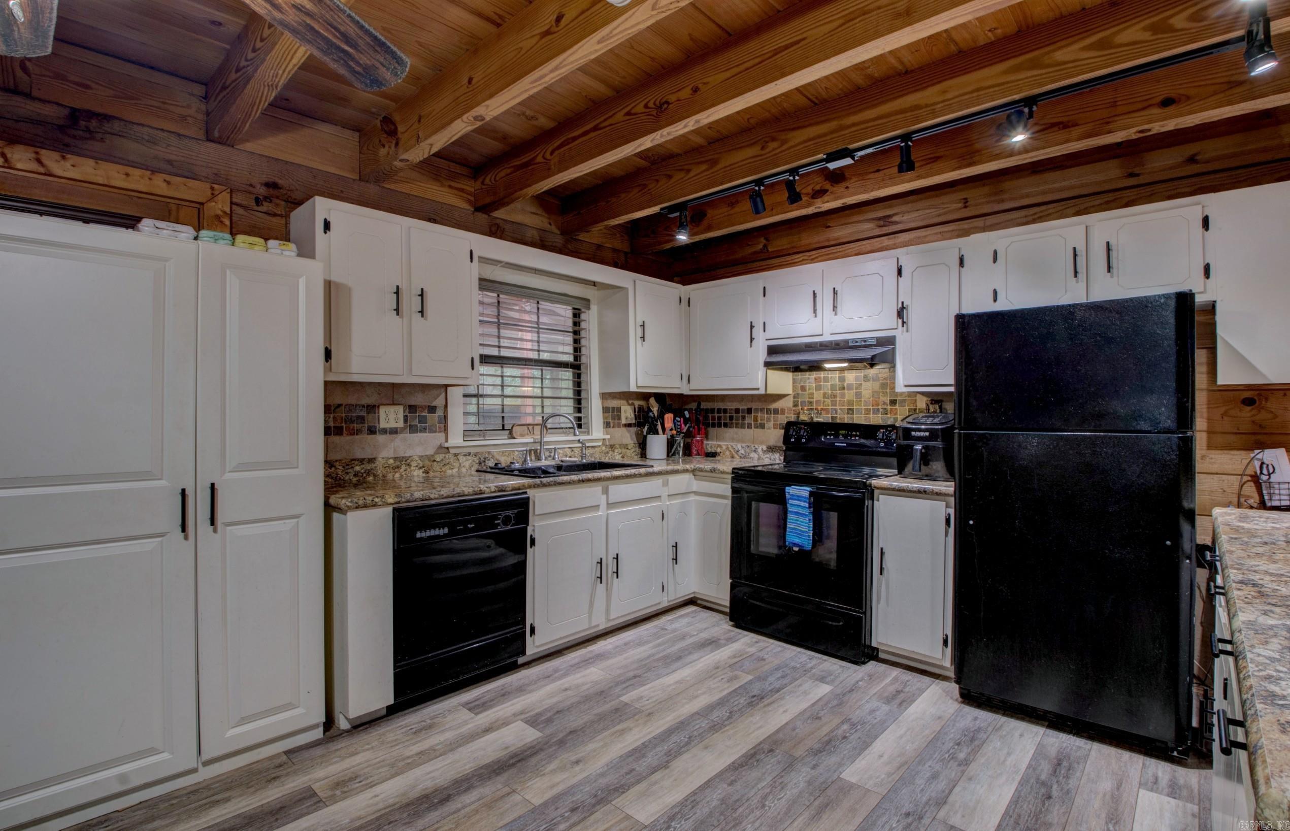 4924 N Detonti  Bauxite, AR