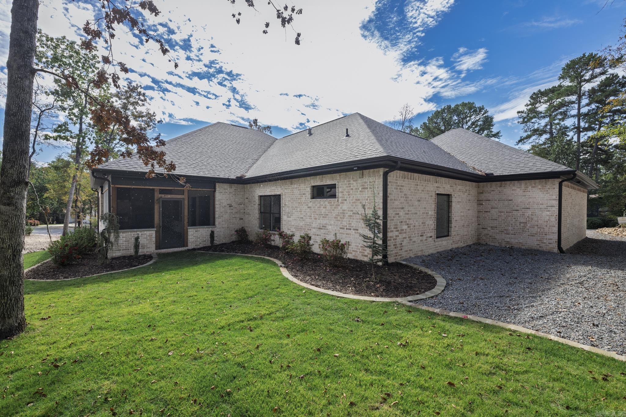 2 Resplandor Cir Hot Springs Village, AR 71909