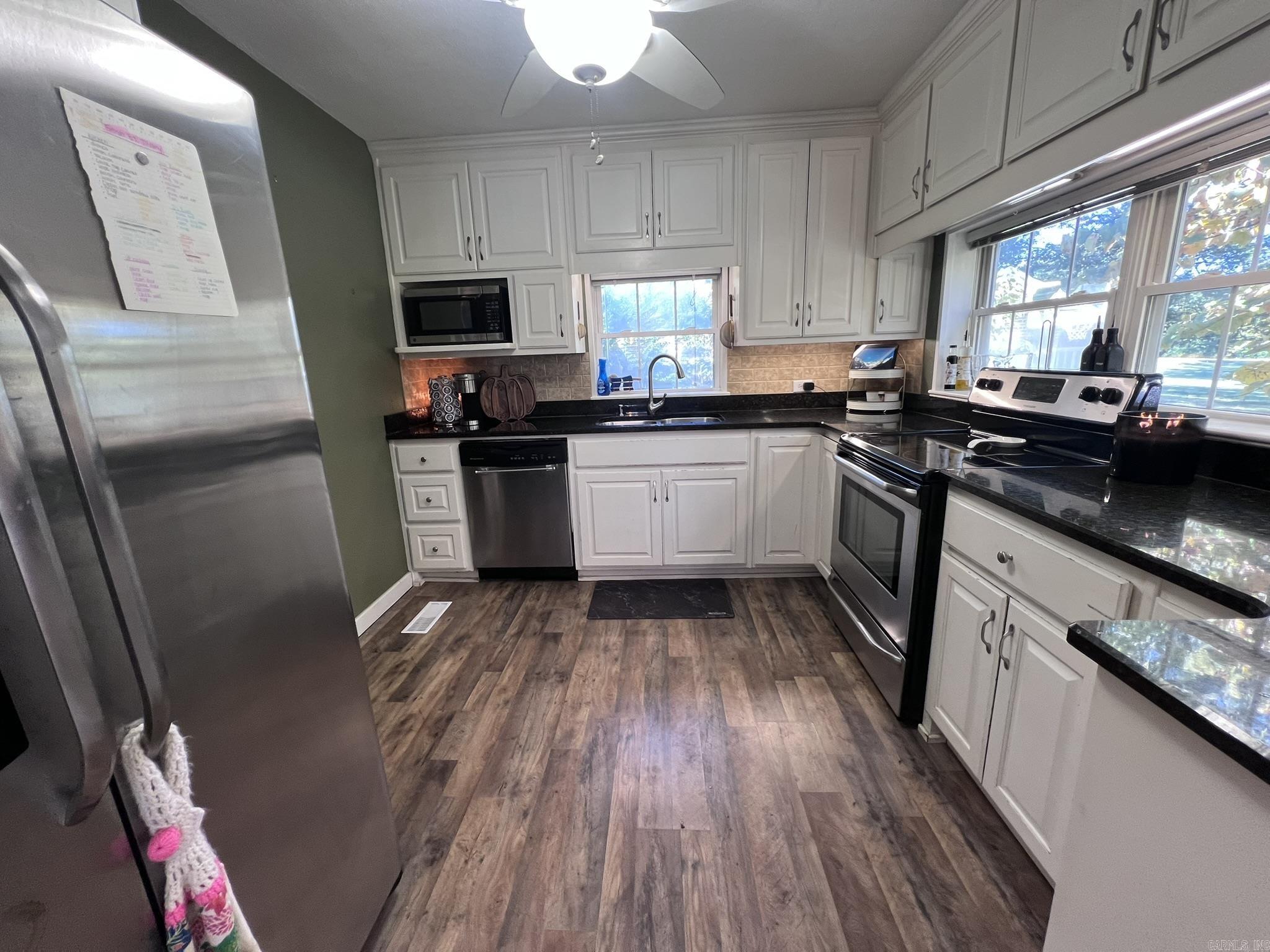 1405 Hickory Ave Mena, AR 71953