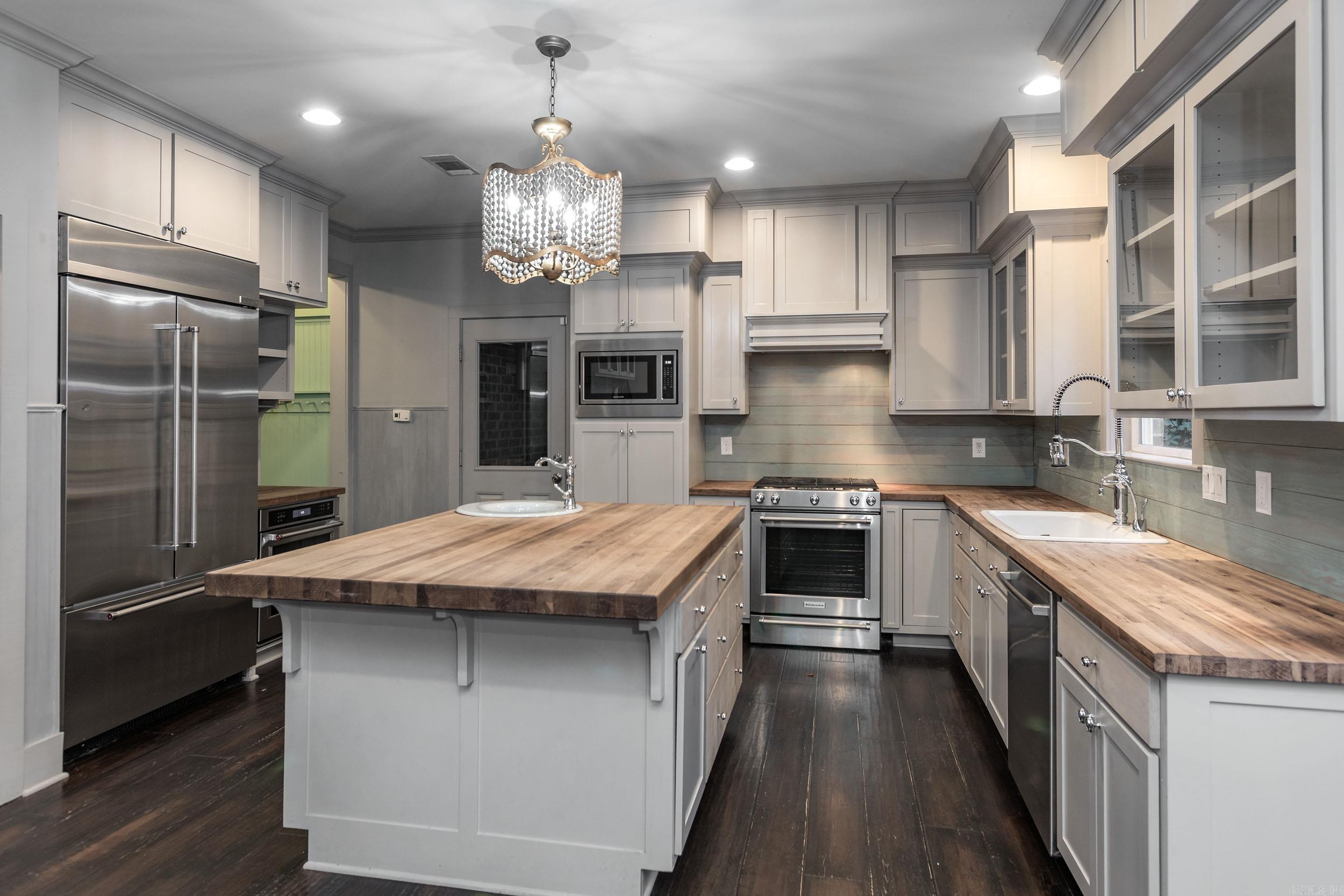 54 Commentry Dr  Little Rock, AR