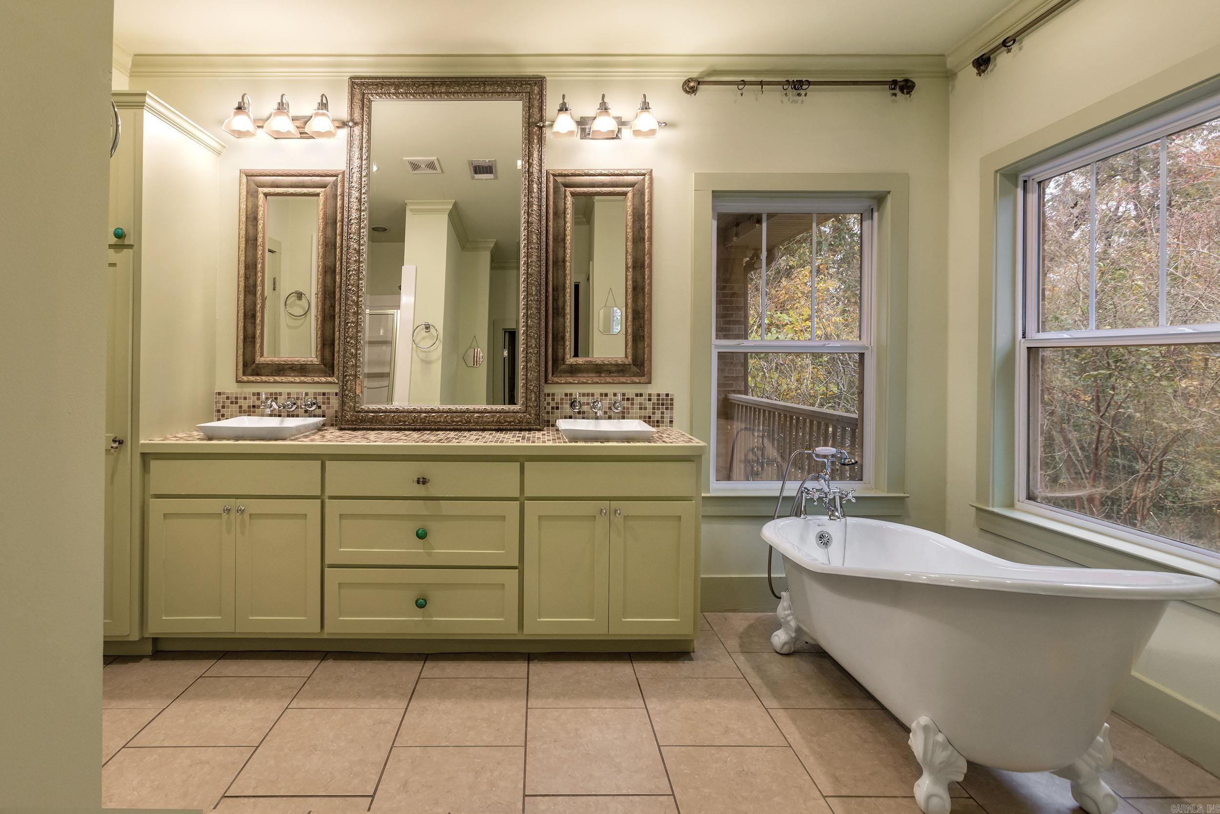 54 Commentry Dr  Little Rock, AR