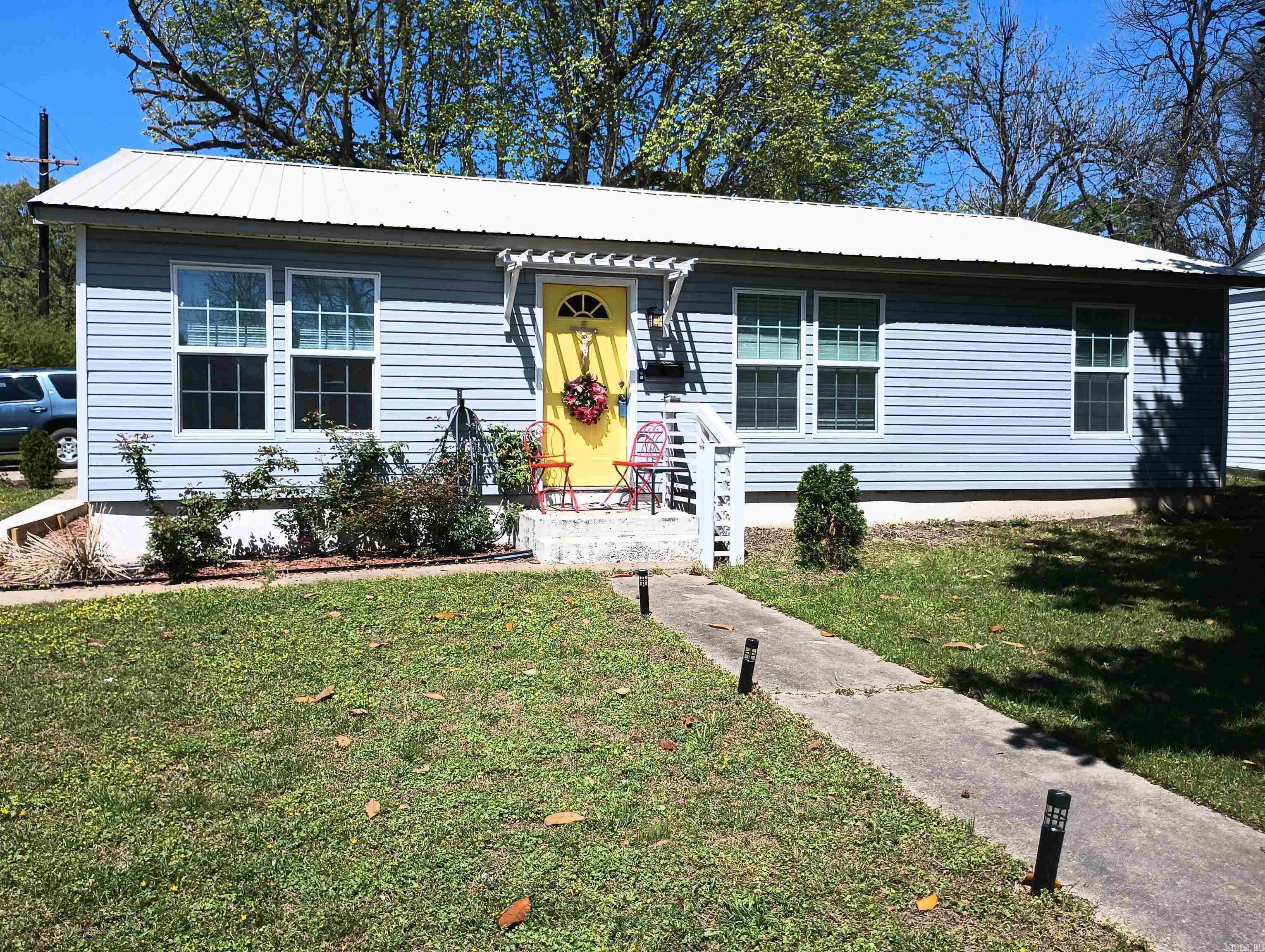 911 W Park  Paragould, AR