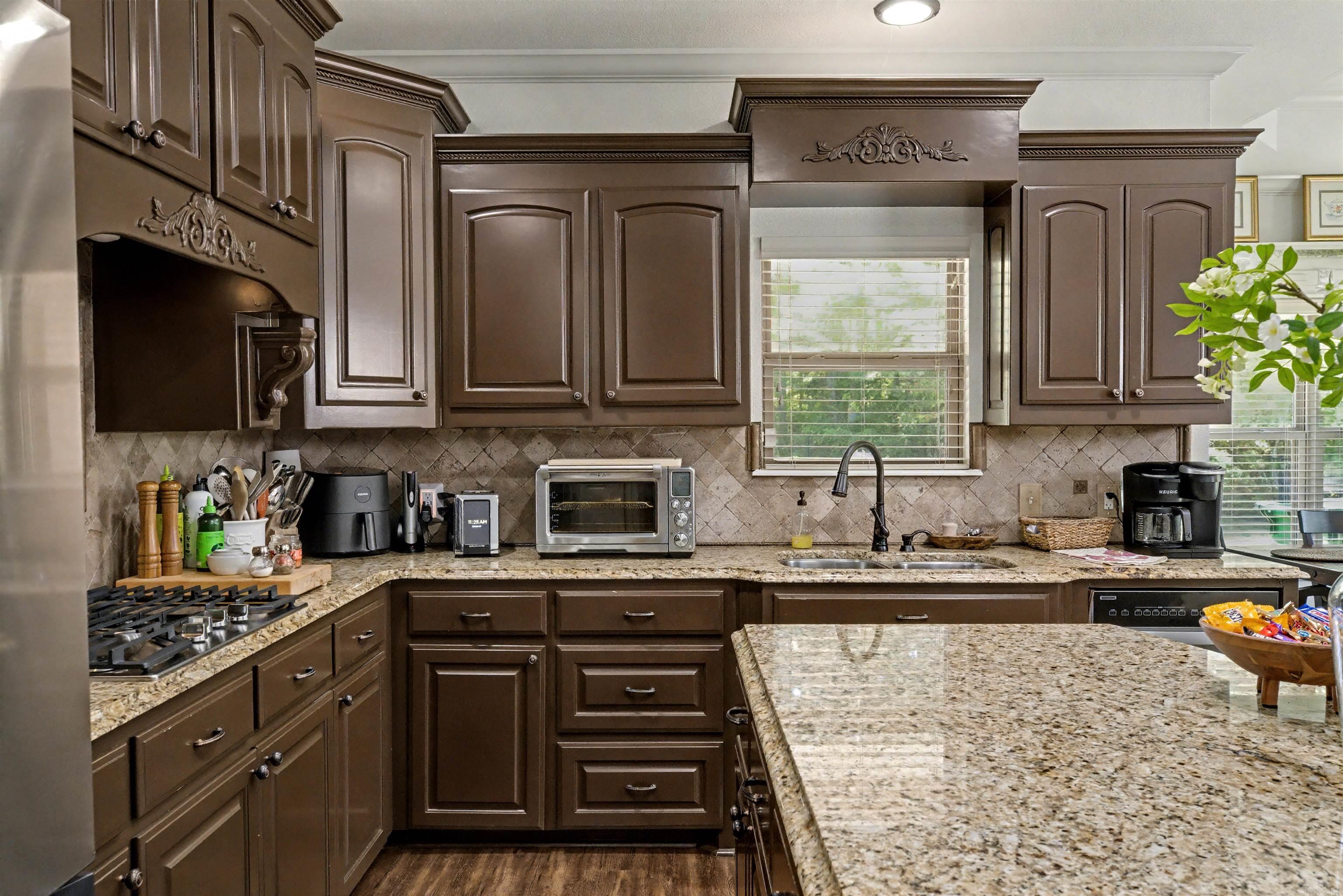 13211 DOLLARWAY RD White Hall, AR 71602