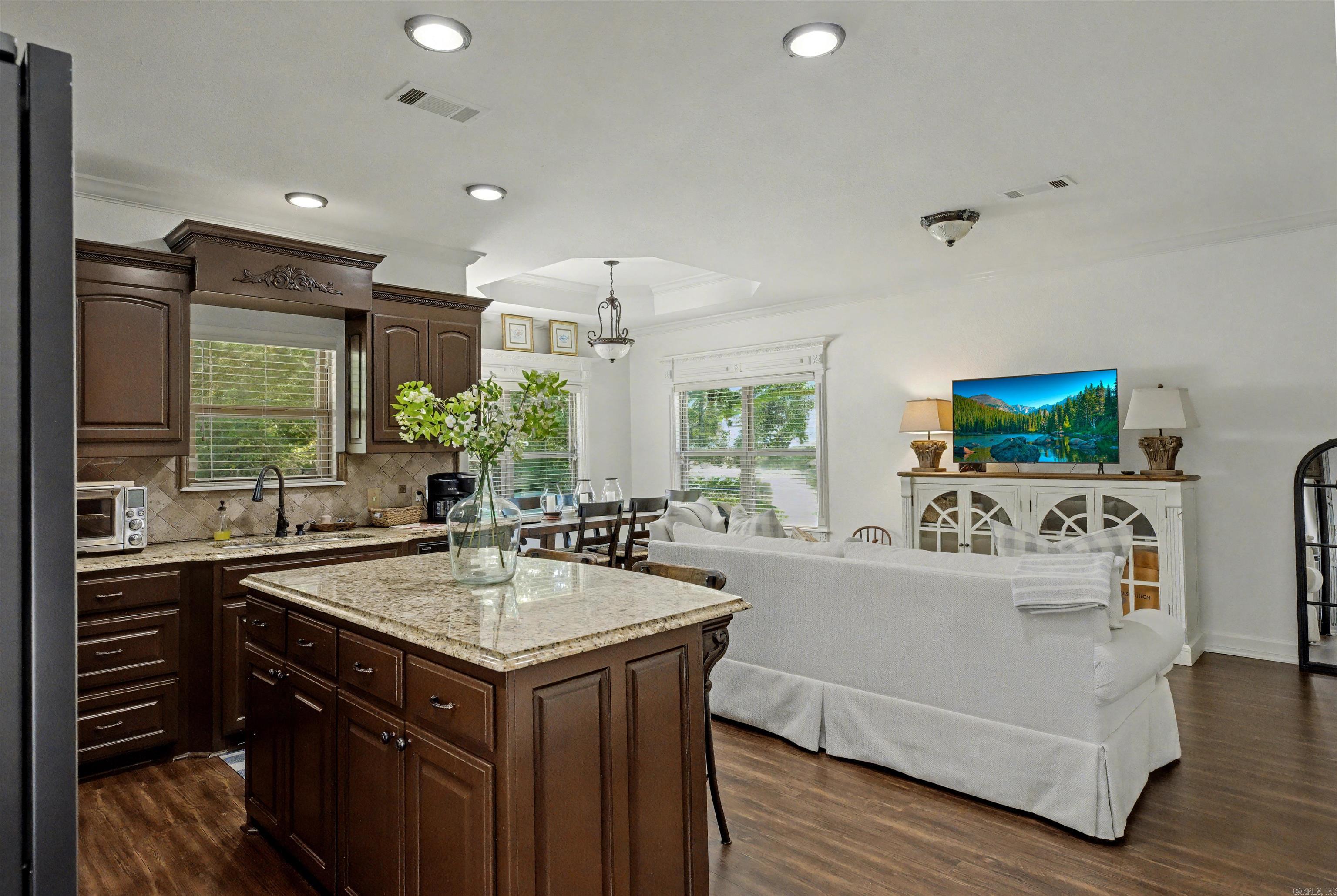 13211 DOLLARWAY RD White Hall, AR 71602