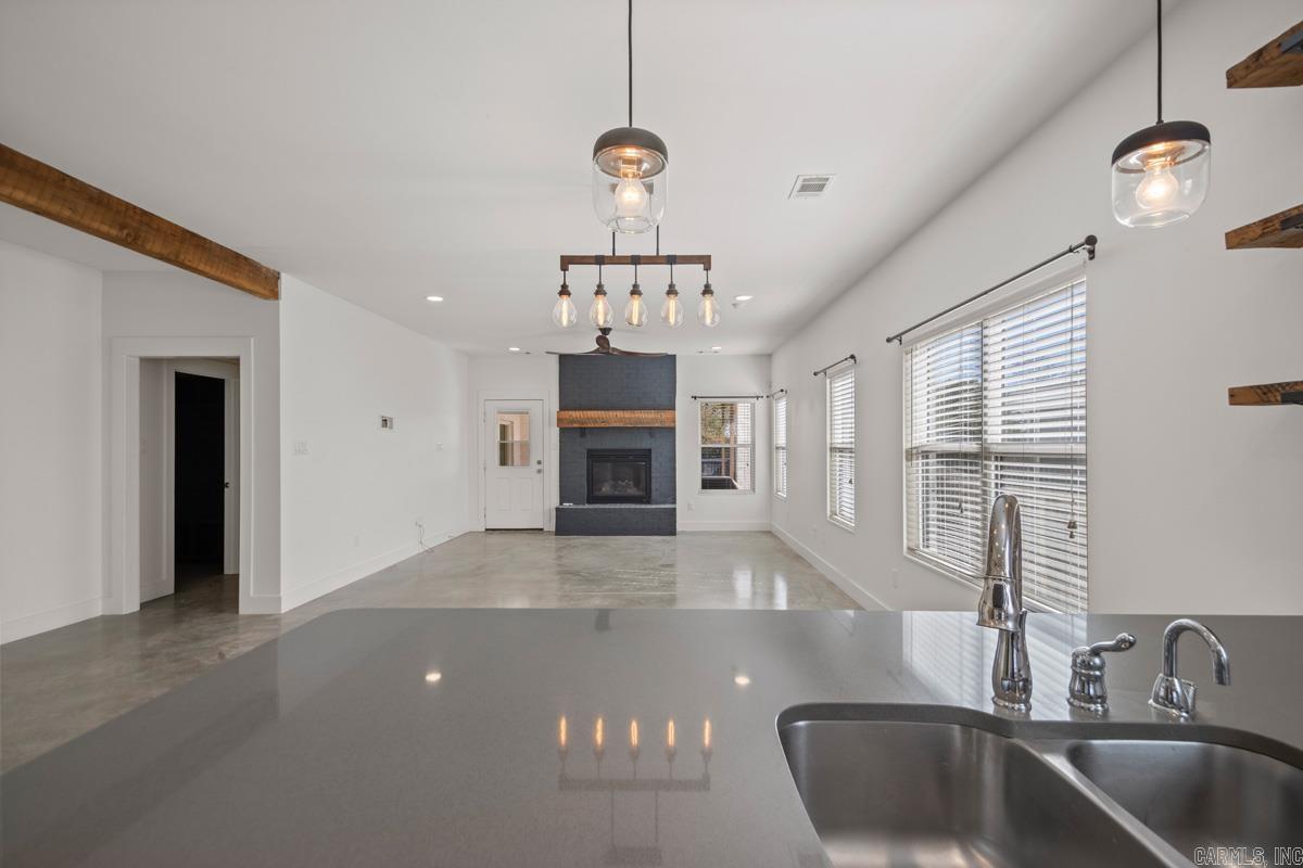 402 S Market  Benton, AR