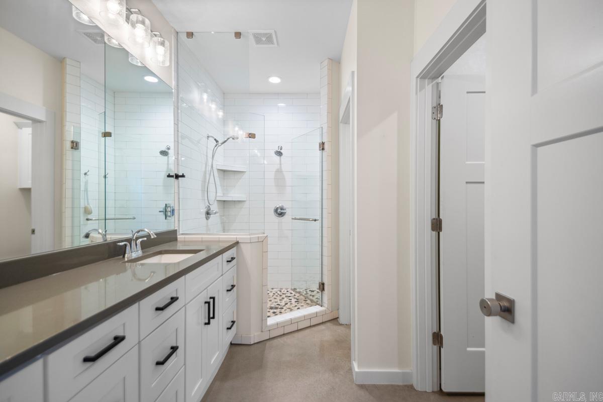 402 S Market  Benton, AR