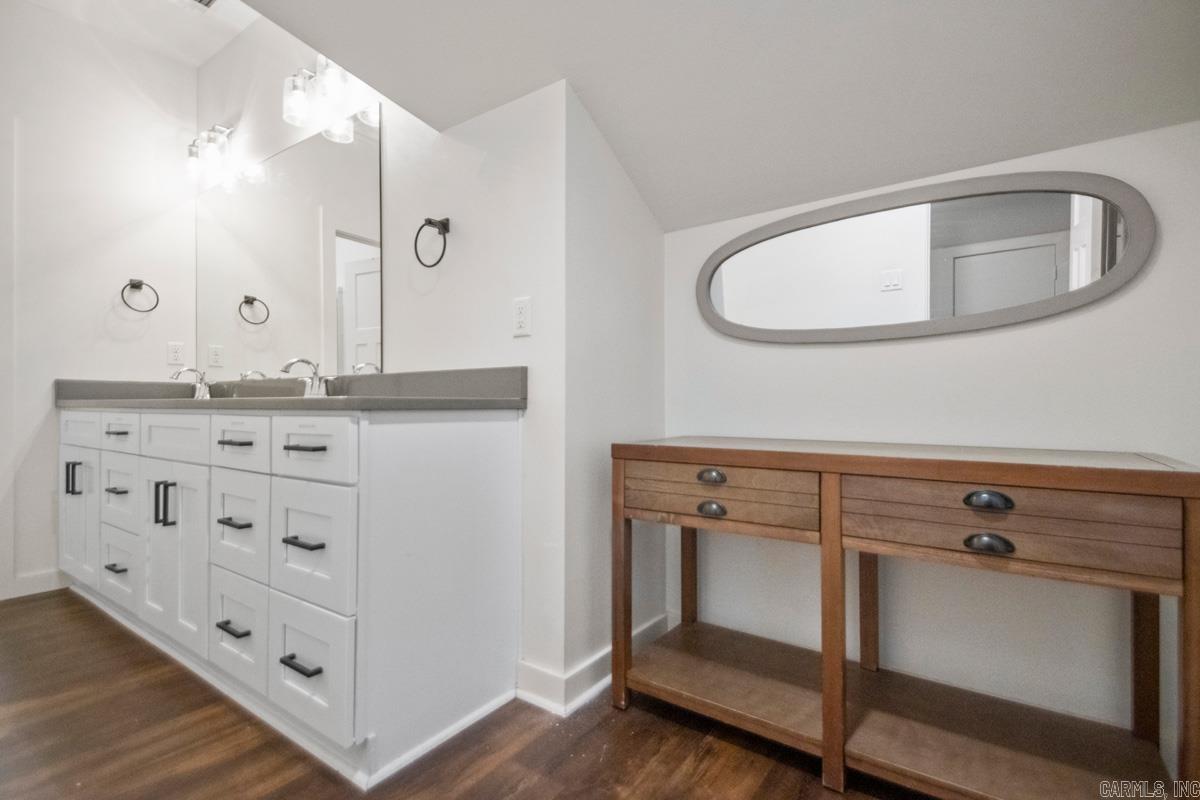 402 S Market  Benton, AR