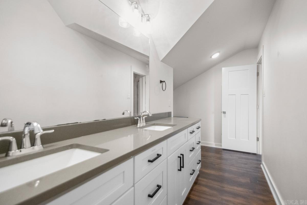 402 S Market  Benton, AR