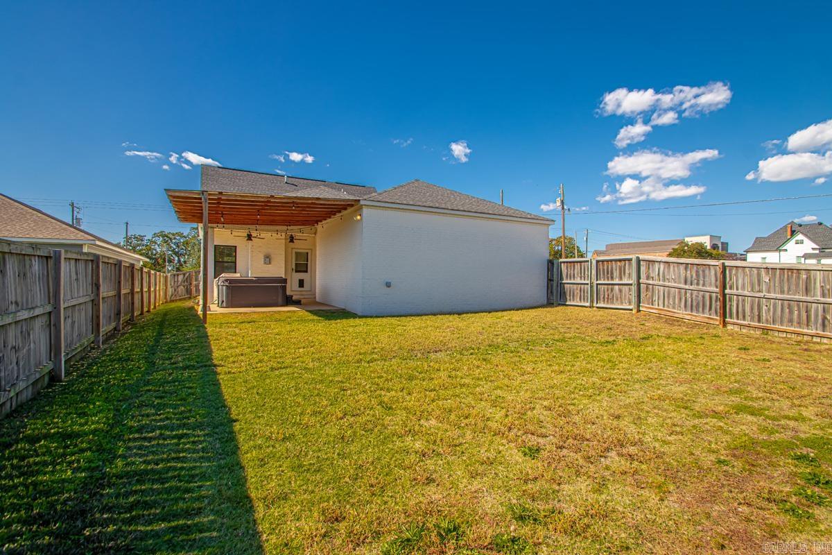 402 S Market  Benton, AR