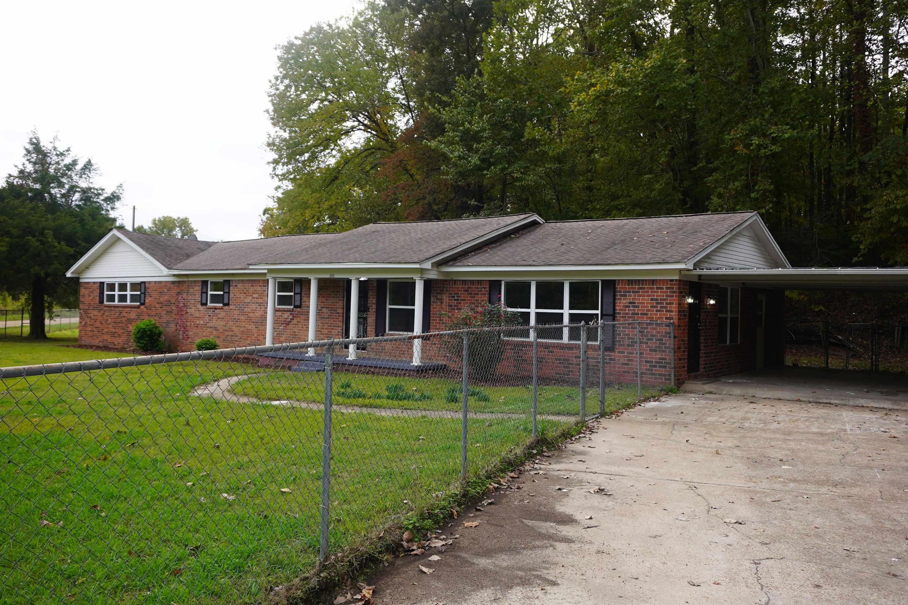 200 Newman Dr. Helena, AR 72342