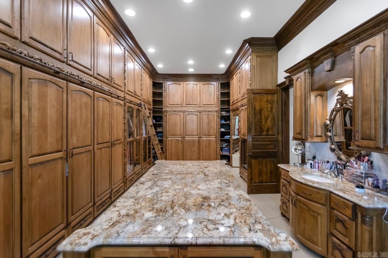 10 Valley Crest Ct Little Rock, AR 72223