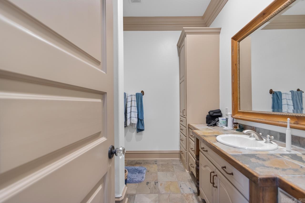 10 Valley Crest Ct Little Rock, AR 72223